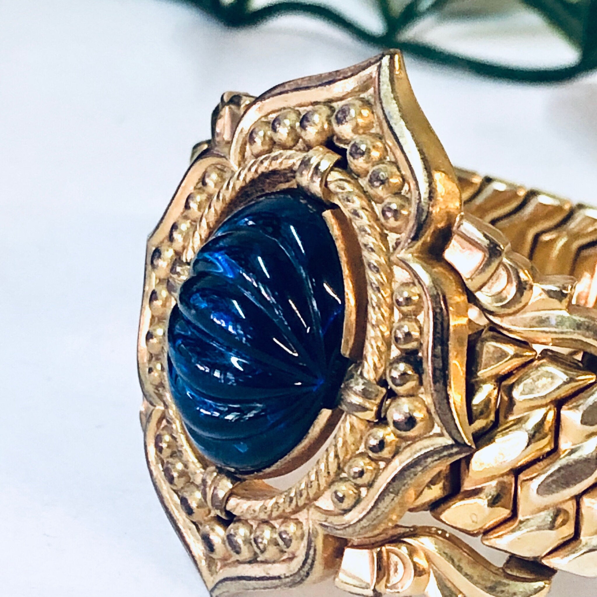 Vintage Bracelet, Gold Toned Bracelet, Unique Jewelry, Vintage Jewelry, Stretchy Bracelet, Small Bracelet, Gold, Blue, Purple, Cabochon,