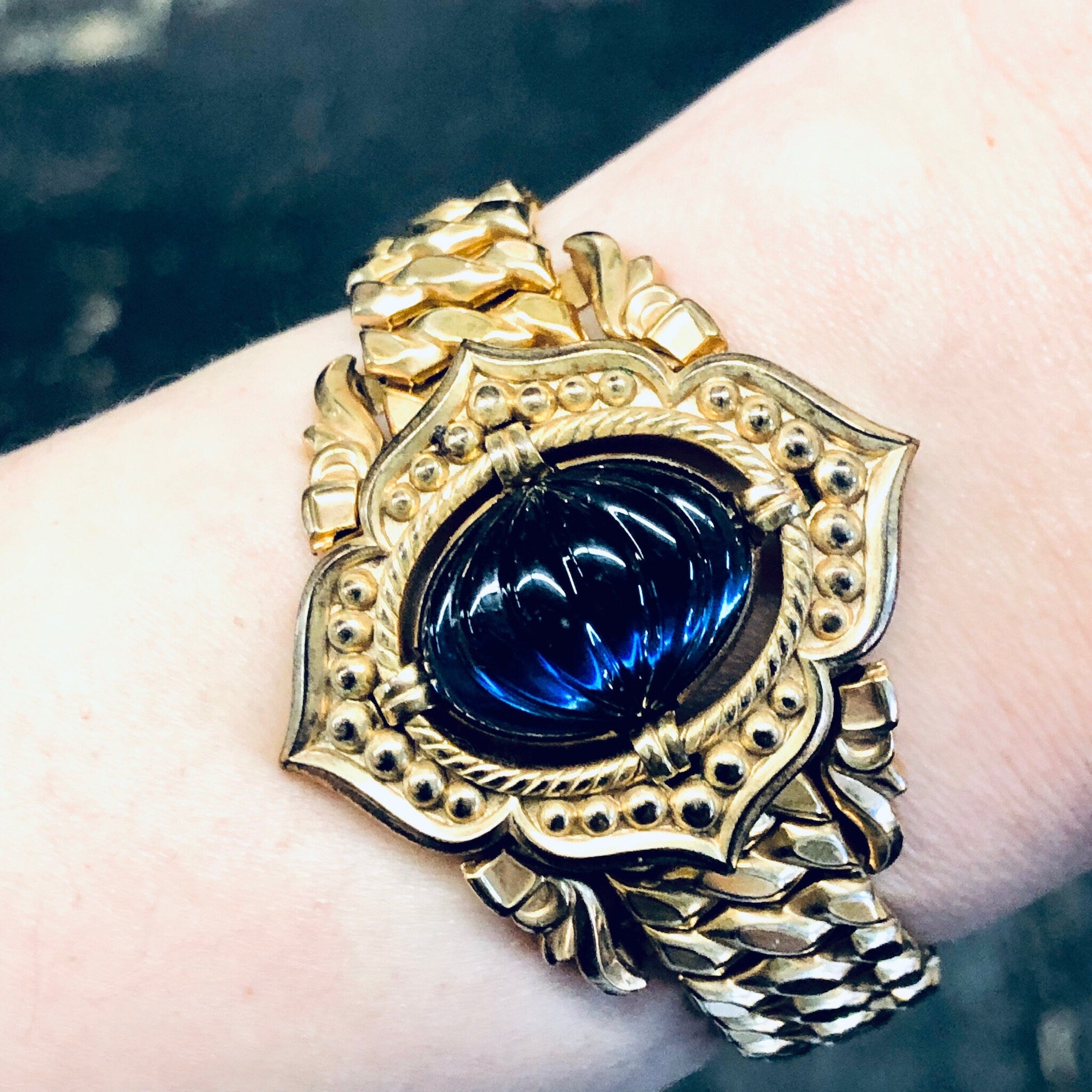 Vintage Bracelet, Gold Toned Bracelet, Unique Jewelry, Vintage Jewelry, Stretchy Bracelet, Small Bracelet, Gold, Blue, Purple, Cabochon,