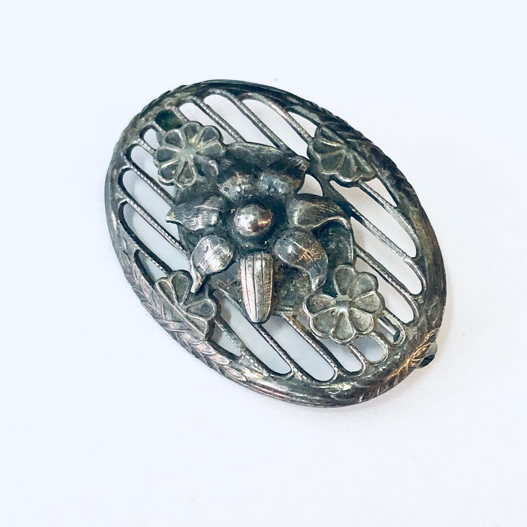Vintage Brooch, Vintage Pin, Flower Pin, Silver Brooch, Cut Out Pin, Flower Jewelry, Floral Design, Oval Shaped Pin, Vintage Jewelry, 925