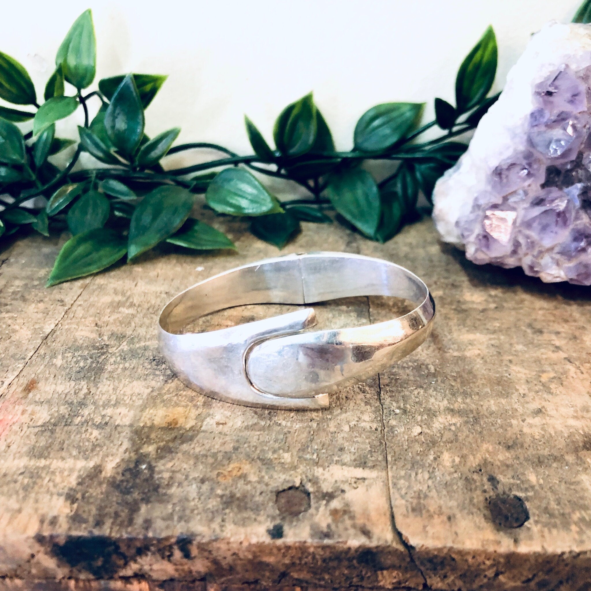 Vintage Bracelet, Silver Bracelet, Bangle Bracelet, Unique Jewelry, Minimalist Design, Hinged Bracelet, 925 Bangle, Simple Bracelet