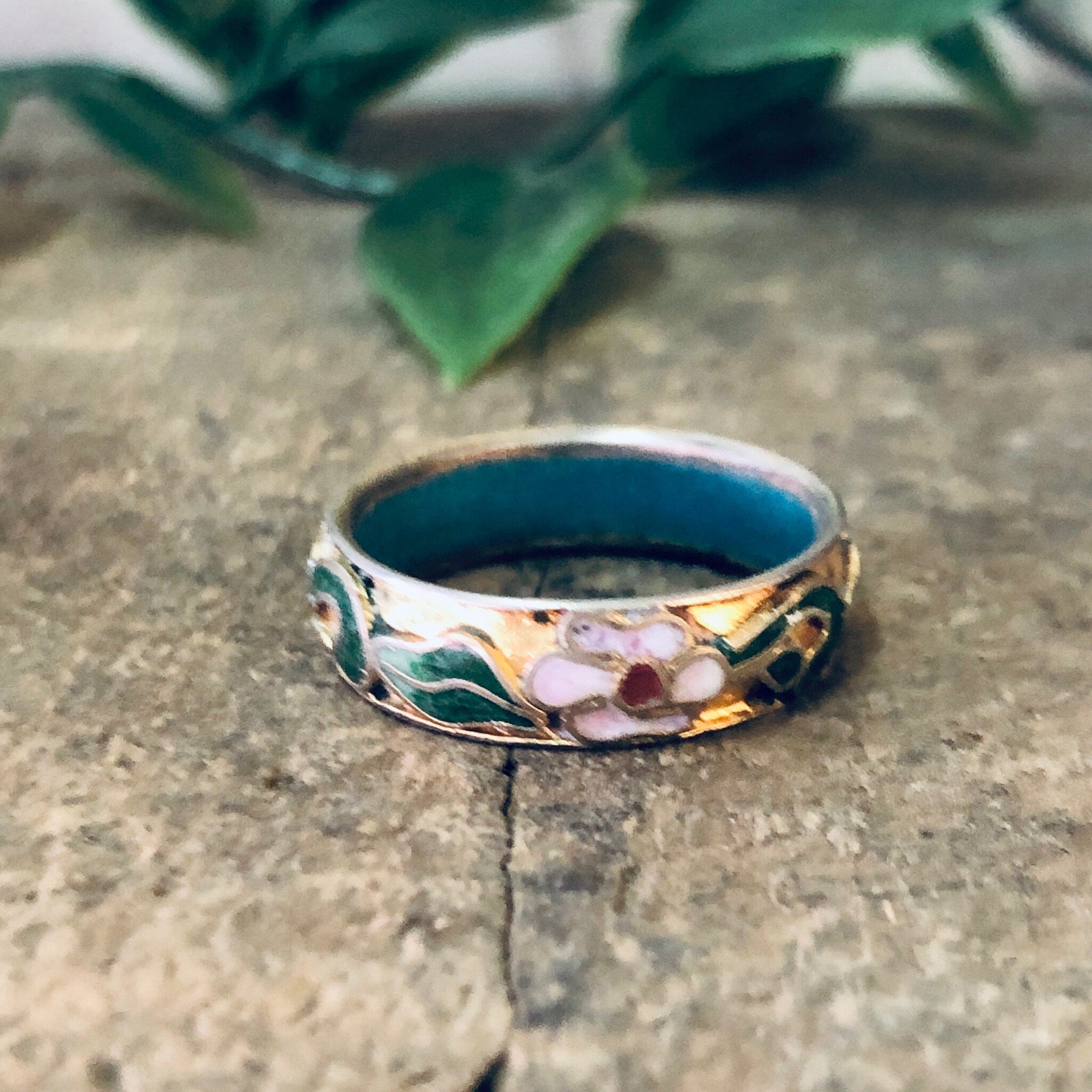Vintage Ring, Cloissone Ring, Enamel Jewelry, Floral Ring, Thin Band Ring, Cloissone Jewelry, Pink Flowers, Flower Ring, Flower Band, Blue