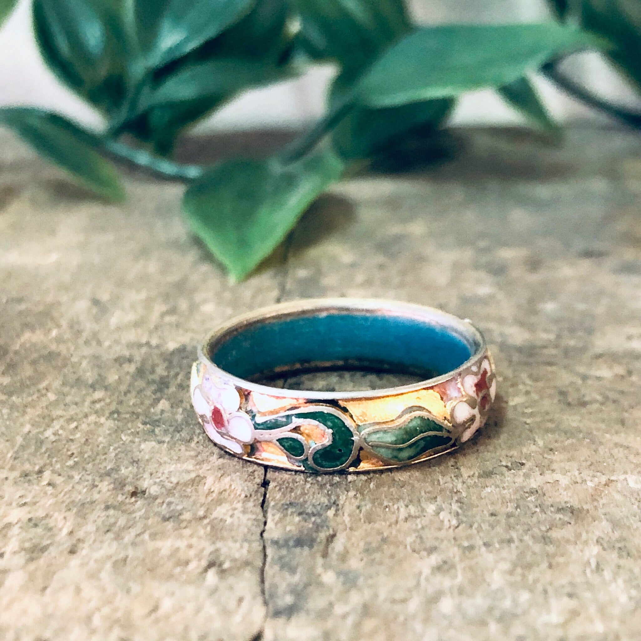 Vintage Ring, Cloissone Ring, Enamel Jewelry, Floral Ring, Thin Band Ring, Cloissone Jewelry, Pink Flowers, Flower Ring, Flower Band, Blue