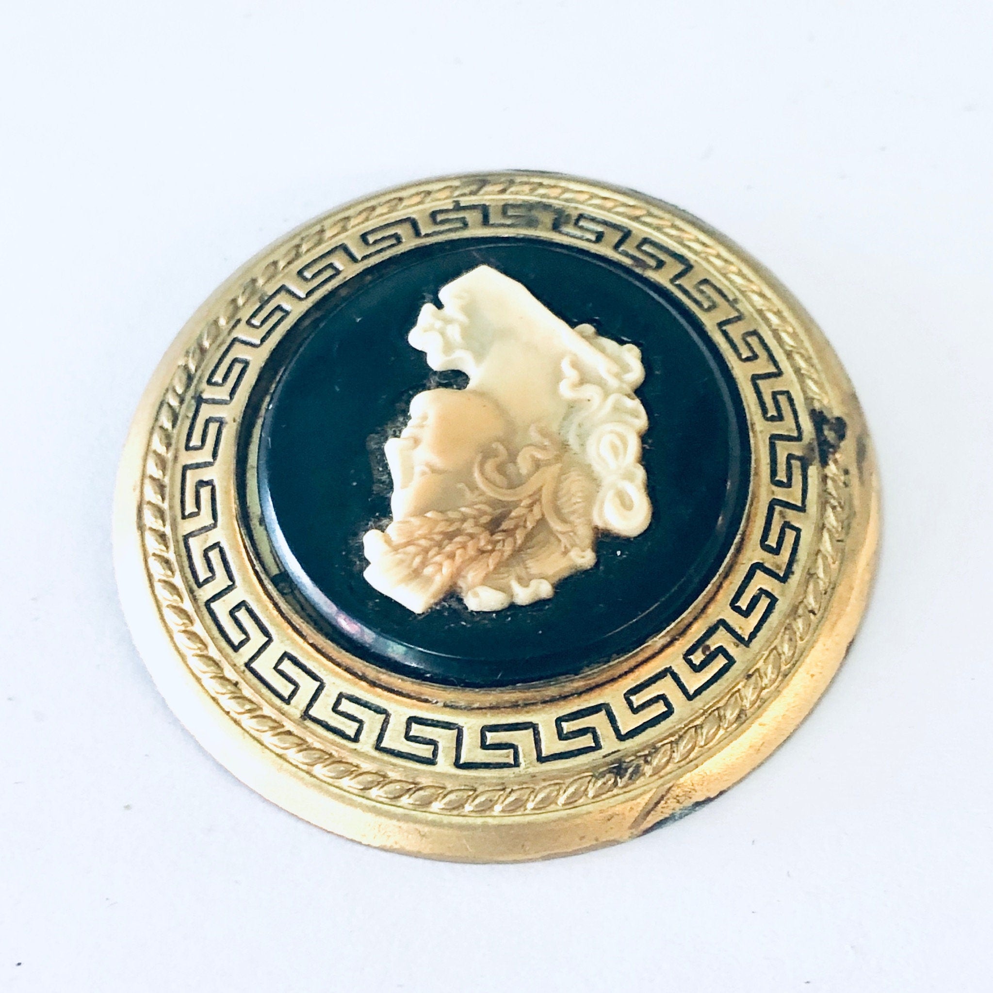 Vintage Brooch, Cameo Brooch, Gold Toned Brooch, Costume Jewelry, Statement Jewelry, Vintage Jewelry, Unique Cameo, Cameo Pin, Vintage Pin