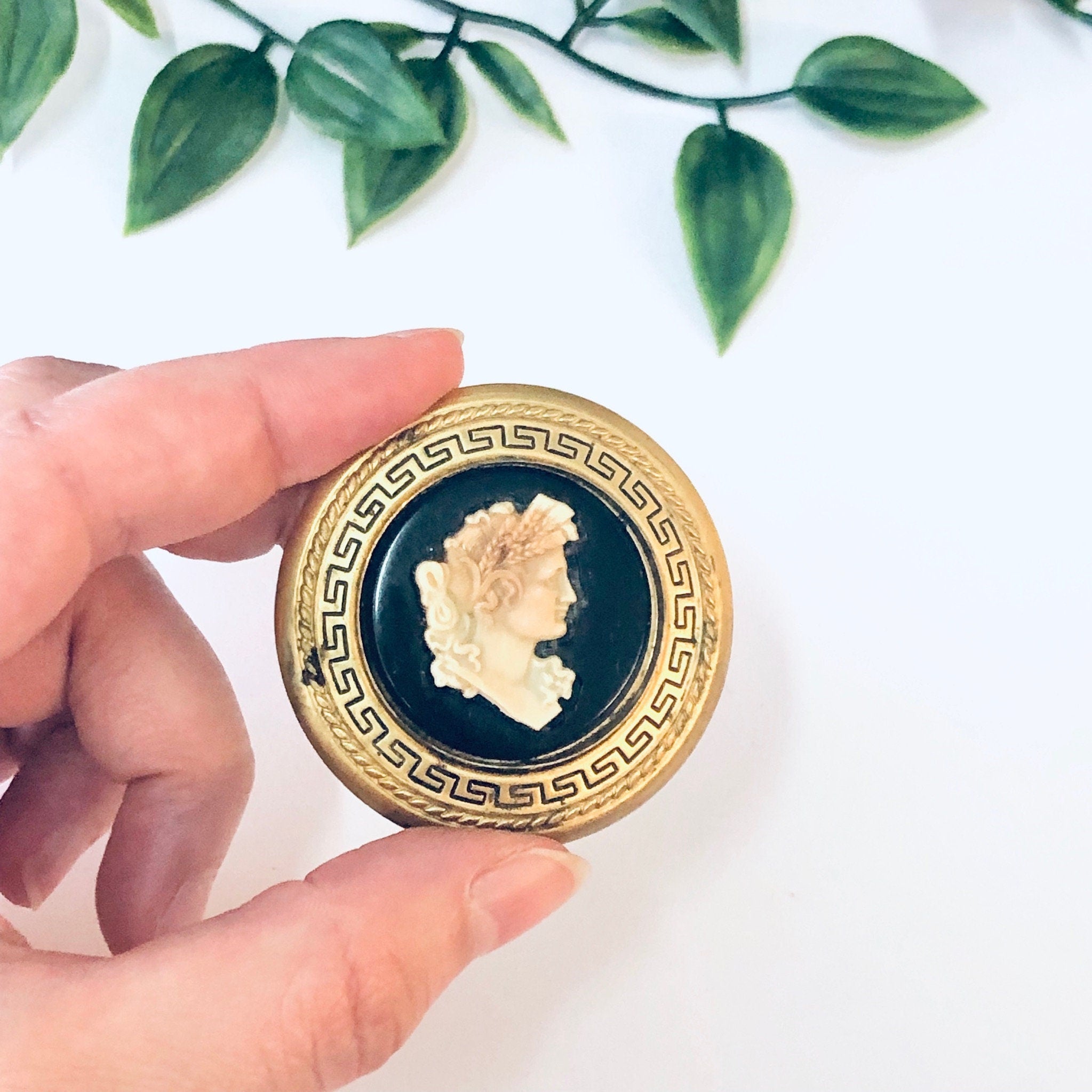 Vintage Brooch, Cameo Brooch, Gold Toned Brooch, Costume Jewelry, Statement Jewelry, Vintage Jewelry, Unique Cameo, Cameo Pin, Vintage Pin