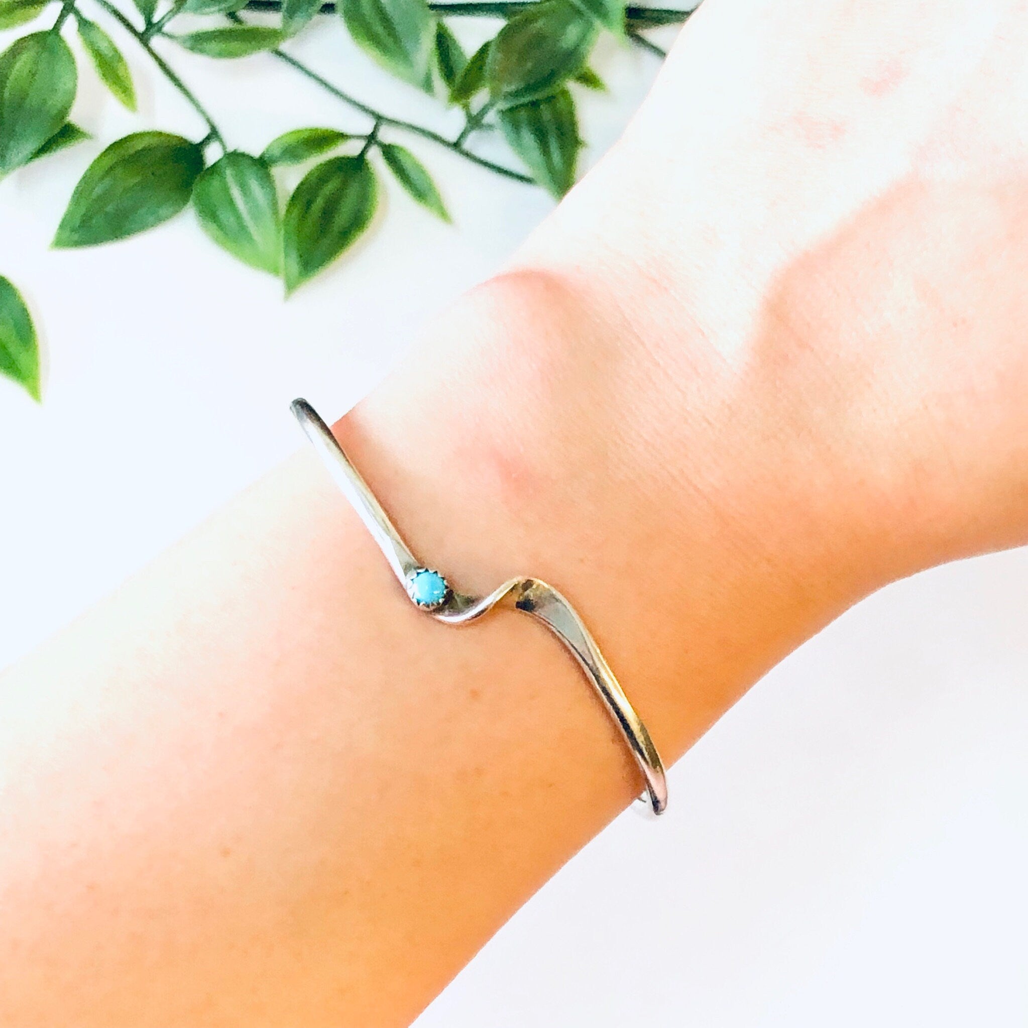 Vintage Bracelet, Silver Bracelet, Turquoise Jewelry, Vintage Jewelry, Unique Design, Simple Bracelet, Cuff Bracelet, Silver and Blue, 925