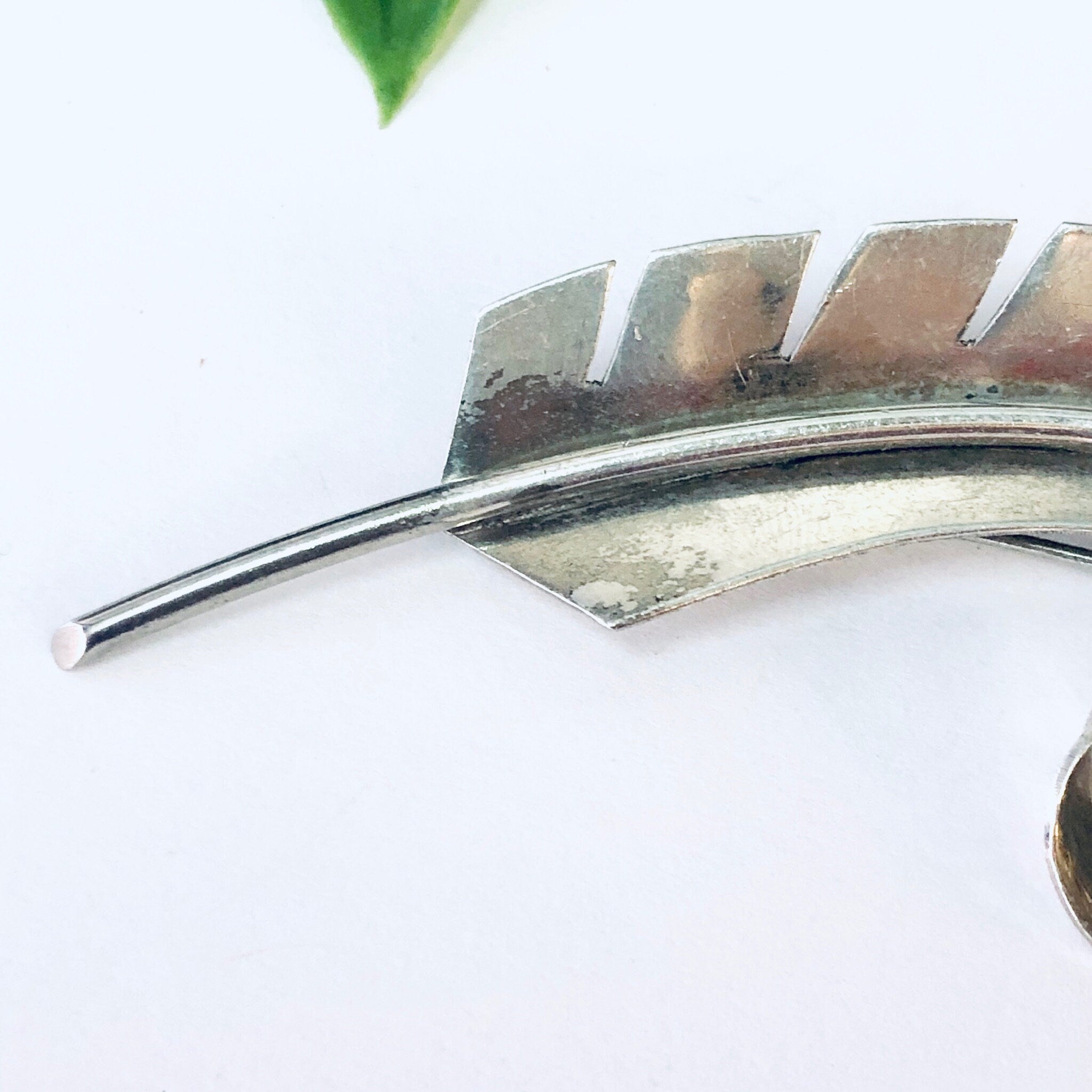 Vintage Pin, Vintage Brooch, Silver Brooch, Vintage Jewelry, Feather Pin, Feather Jewelry, Abstract Jewelry, Curved Feather, Statement Pin
