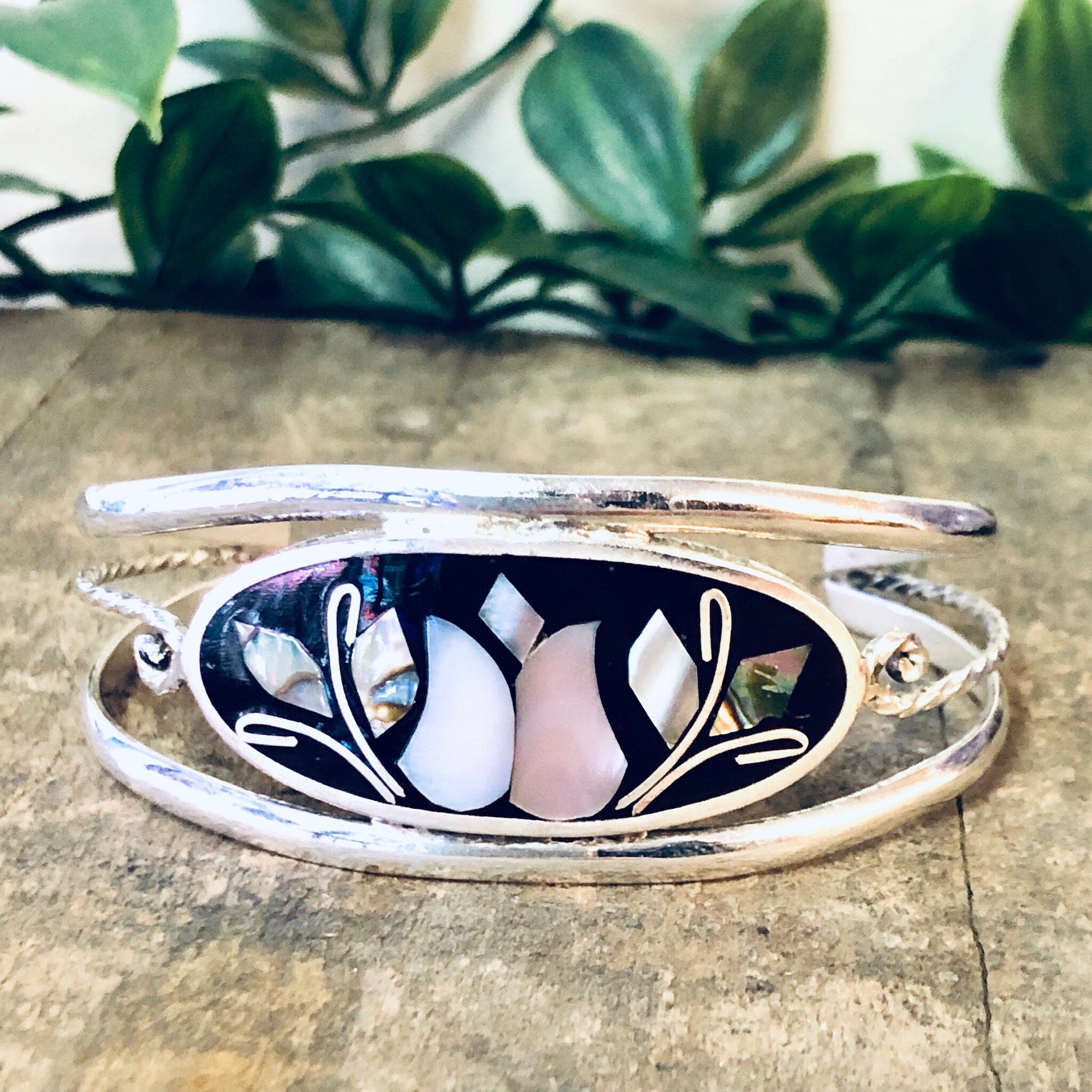 Vintage Bracelet, Cuff Bracelet, Flower Design, Flower Jewelry, Floral Bracelet, Vintage Jewelry, Enamel Bracelet, Mother of Pearl, Abalone
