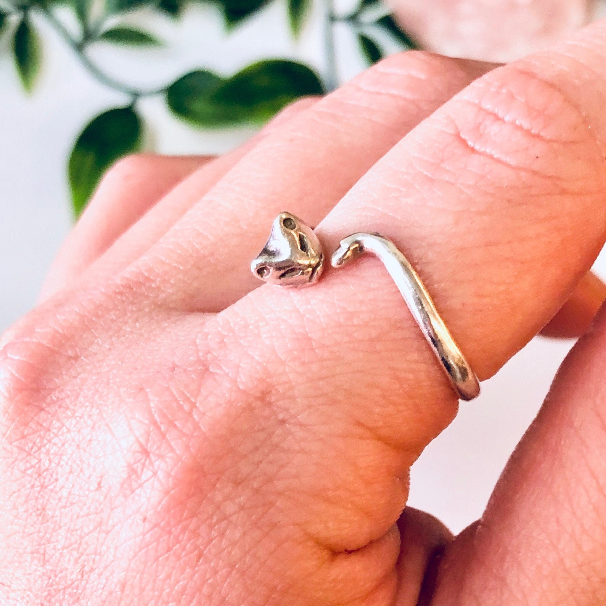 Vintage Ring, Silver Ring, Cat Ring, Cat Jewelry, Skinny Ring, Vintage Jewelry, Kitty Cat Jewelry, Wrap Ring, Unique Ring, Cat Lover, 925