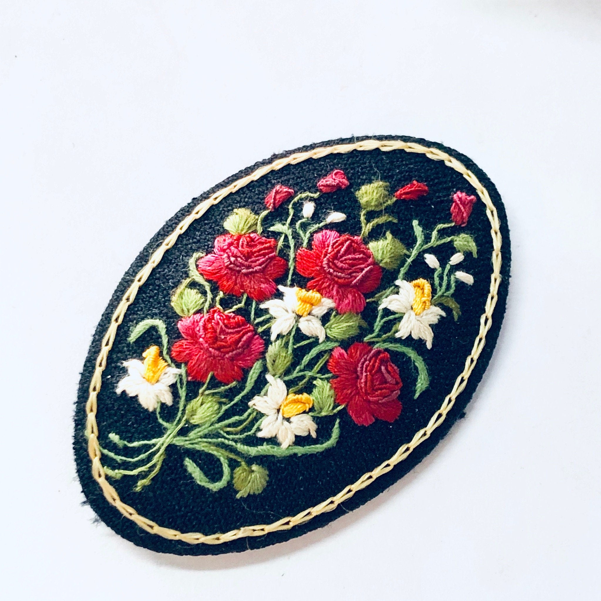 Vintage Brooch, Crewel Brooch, Crewel Artwork, Floral Crewel, Floral Design, Vintage Pin, Rose Pin, Red Roses, Daisy Pin, Oval Shaped Pin