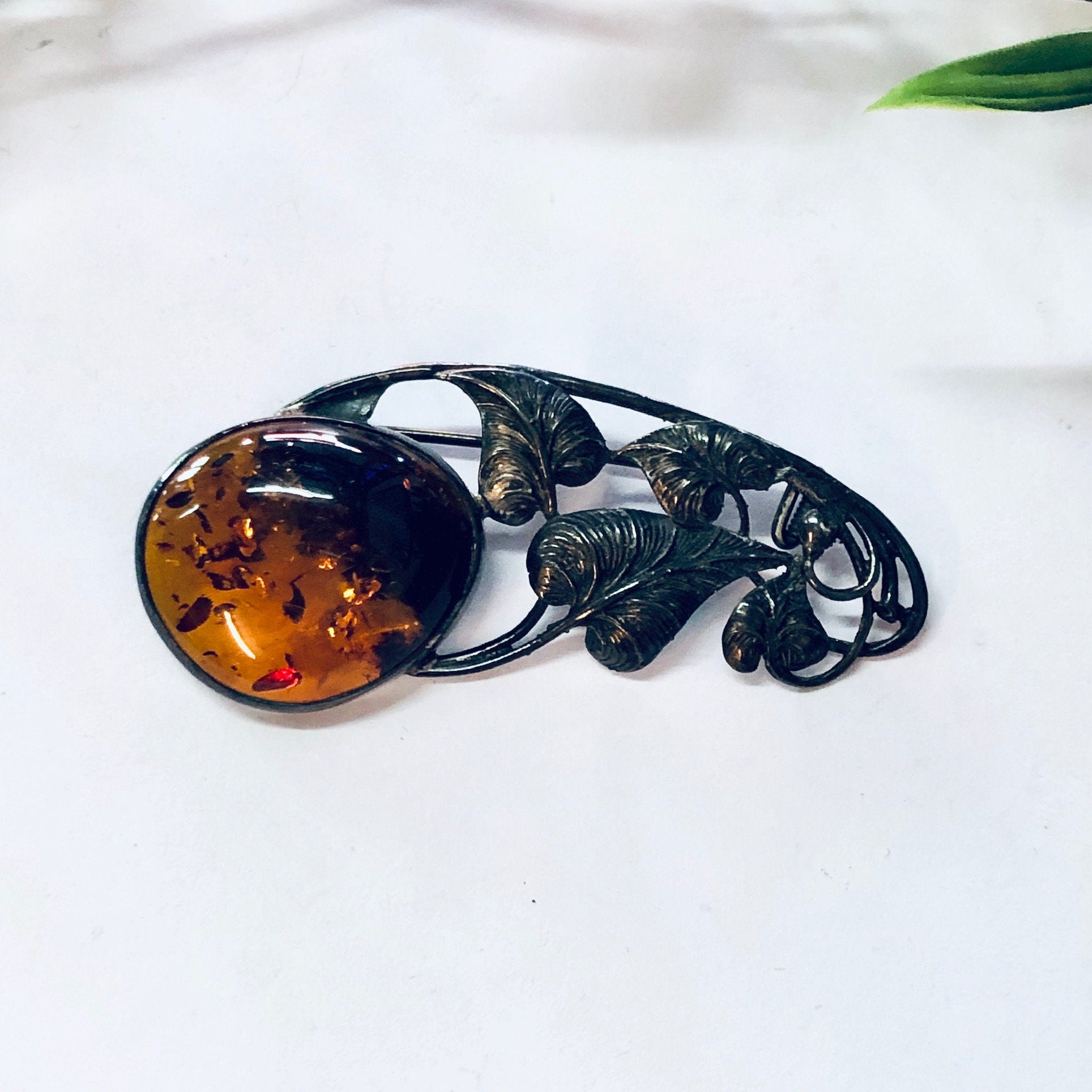 Vintage Pin, Silver Pin, Amber Jewelry, Amber Brooch, Leaf Pin, Amber Gemstone, Vintage Brooch, Vintage Jewelry, Unique Pin, Orange Amber