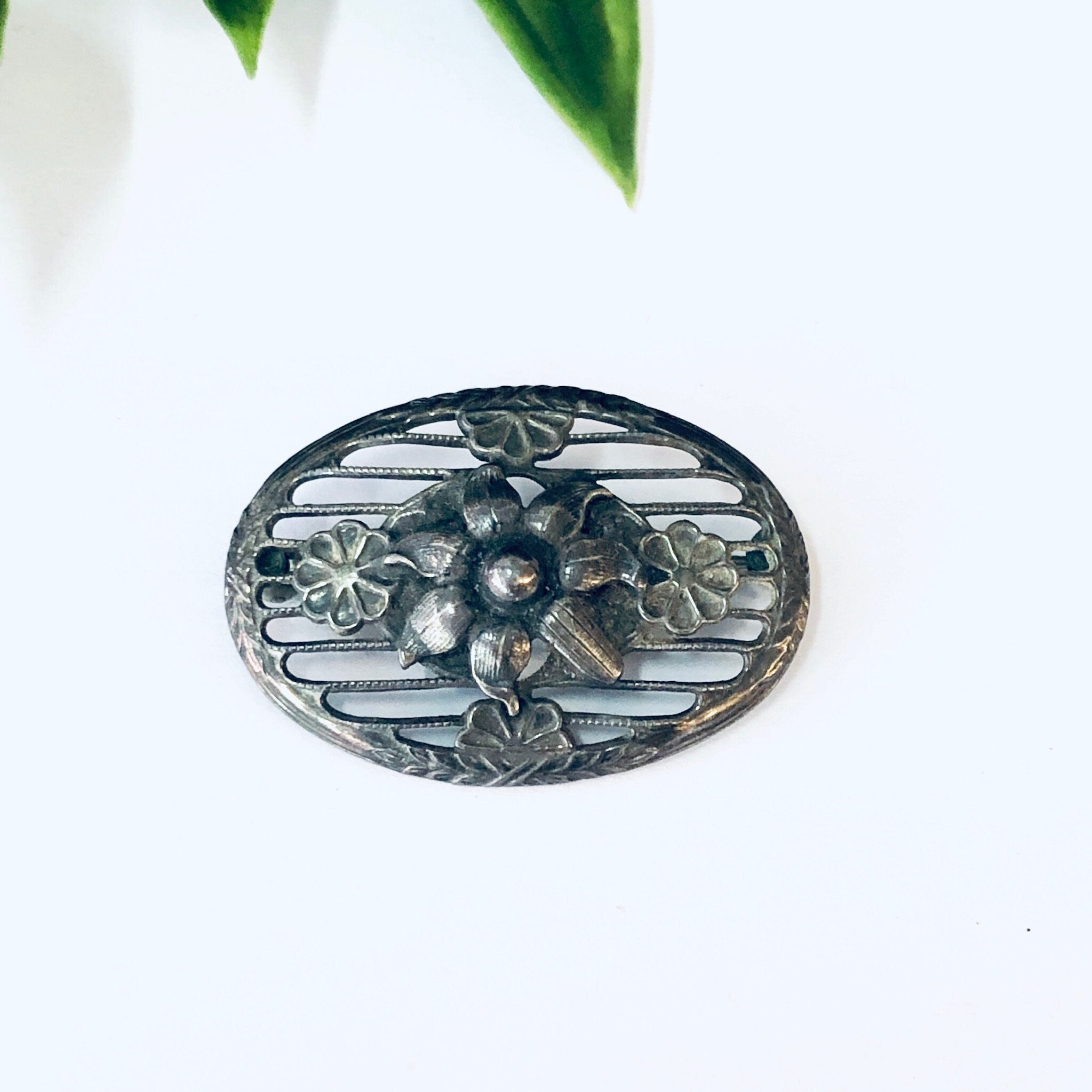 Vintage Brooch, Vintage Pin, Flower Pin, Silver Brooch, Cut Out Pin, Flower Jewelry, Floral Design, Oval Shaped Pin, Vintage Jewelry, 925