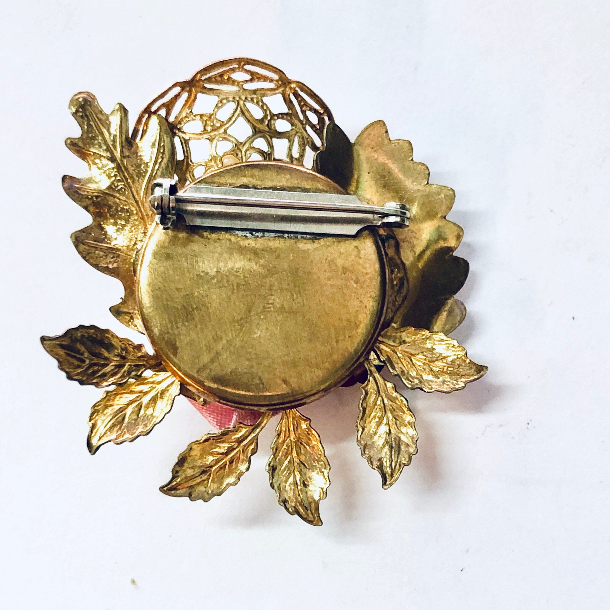 Vintage Brooch, Floral Brooch, Costume Jewelry, Vintage Jewelry, Gold Toned Pin, Pink Flowers, Rose Pin, Leaf Pin, Floral Design, Unique Pin