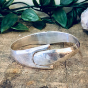Vintage Bracelet, Silver Bracelet, Bangle Bracelet, Unique Jewelry, Minimalist Design, Hinged Bracelet, 925 Bangle, Simple Bracelet