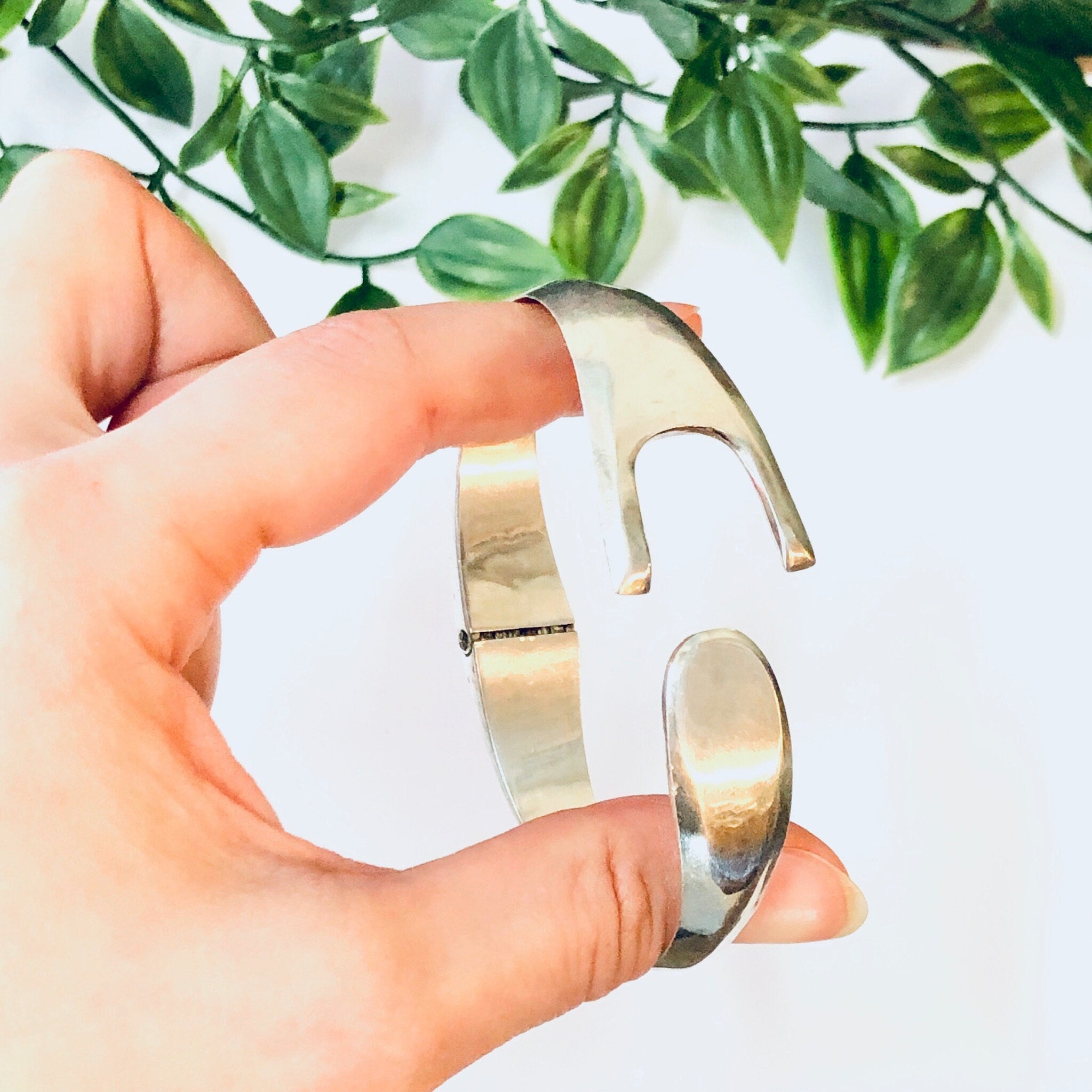 Vintage Bracelet, Silver Bracelet, Bangle Bracelet, Unique Jewelry, Minimalist Design, Hinged Bracelet, 925 Bangle, Simple Bracelet