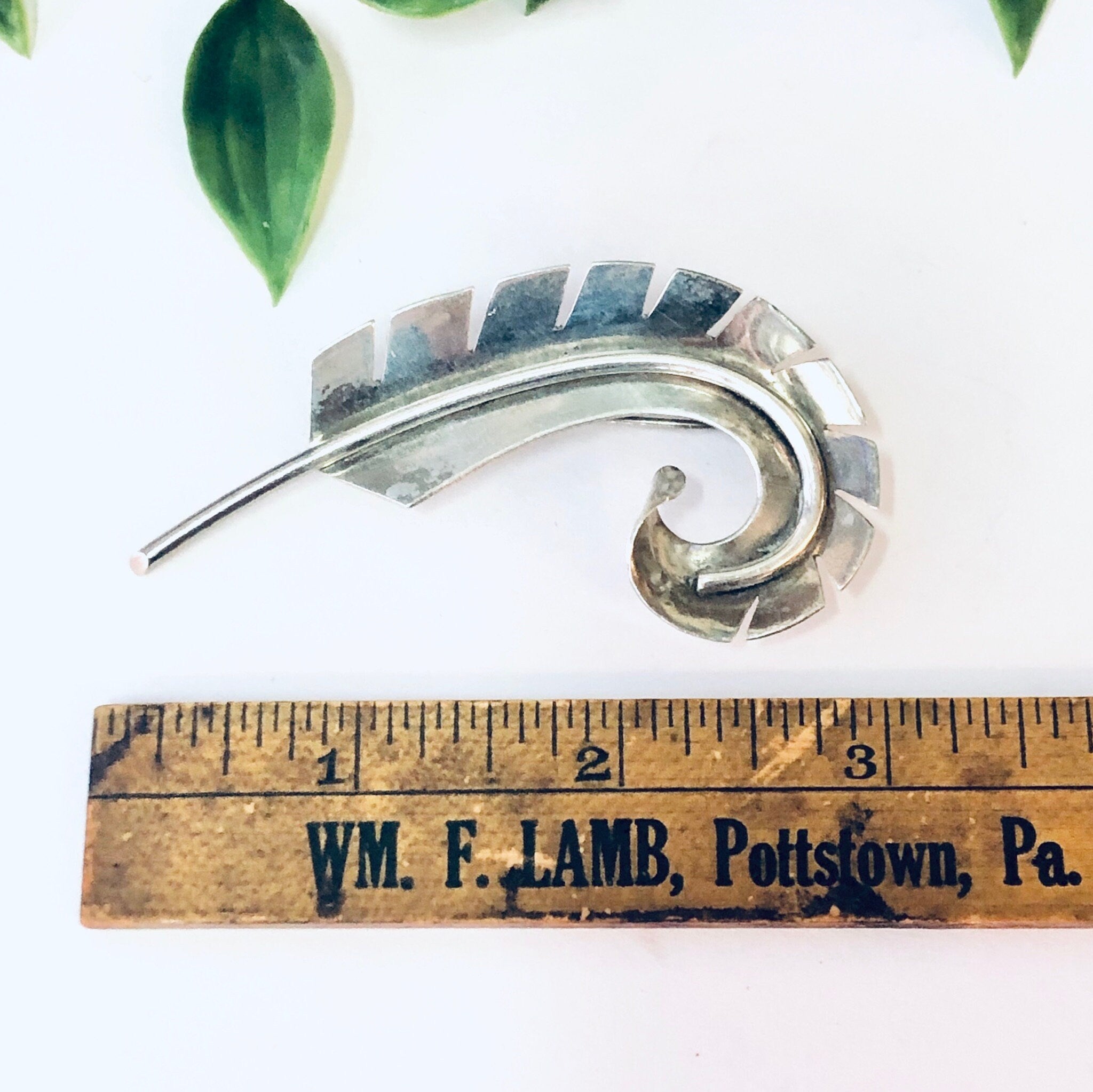Vintage Pin, Vintage Brooch, Silver Brooch, Vintage Jewelry, Feather Pin, Feather Jewelry, Abstract Jewelry, Curved Feather, Statement Pin