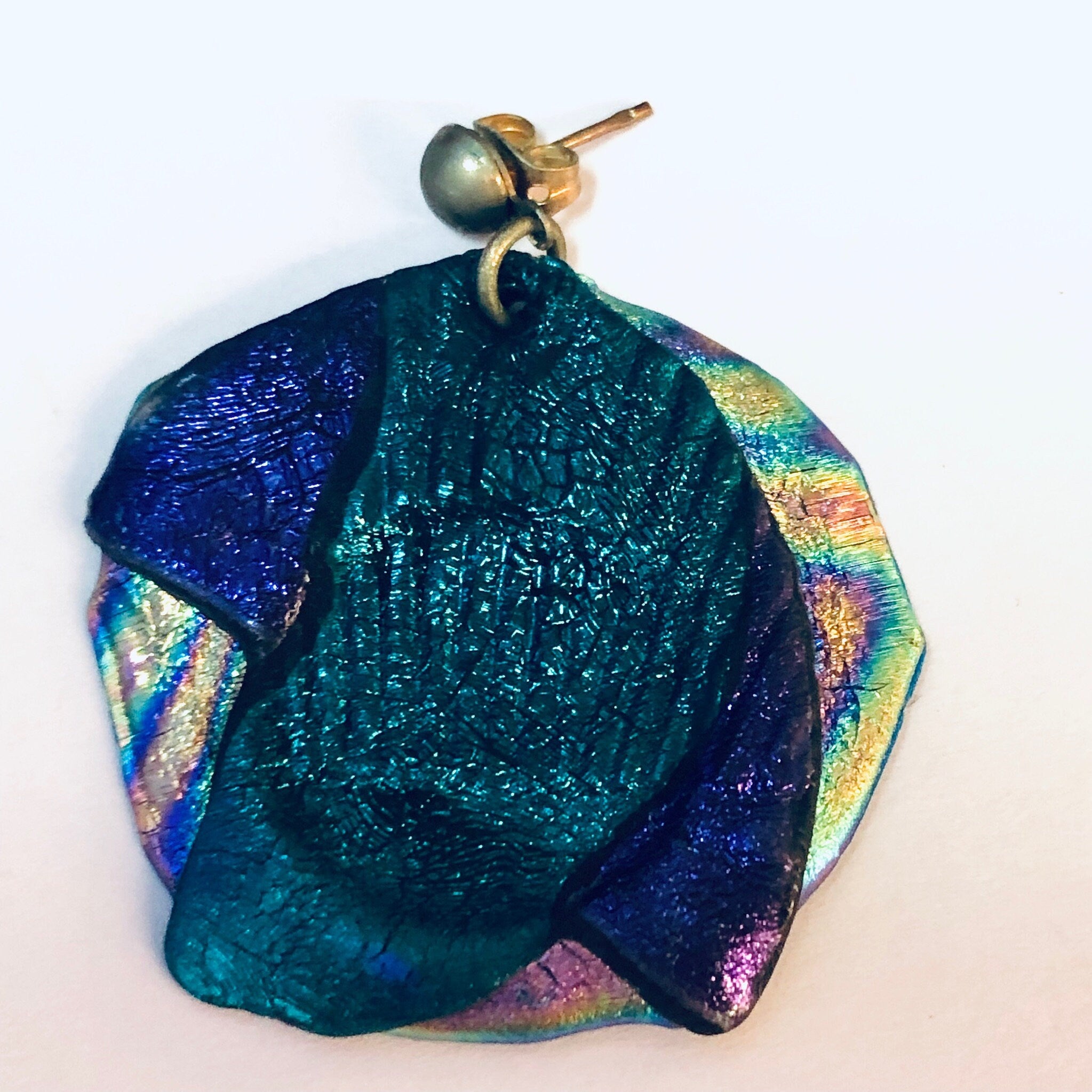 Vintage Earrings, Unique Jewelry, Costume Jewelry, Pieced Ears, Vintage Jewelry, Oil Slick Earrings, Oil Slick Design, Peacock Earrings,