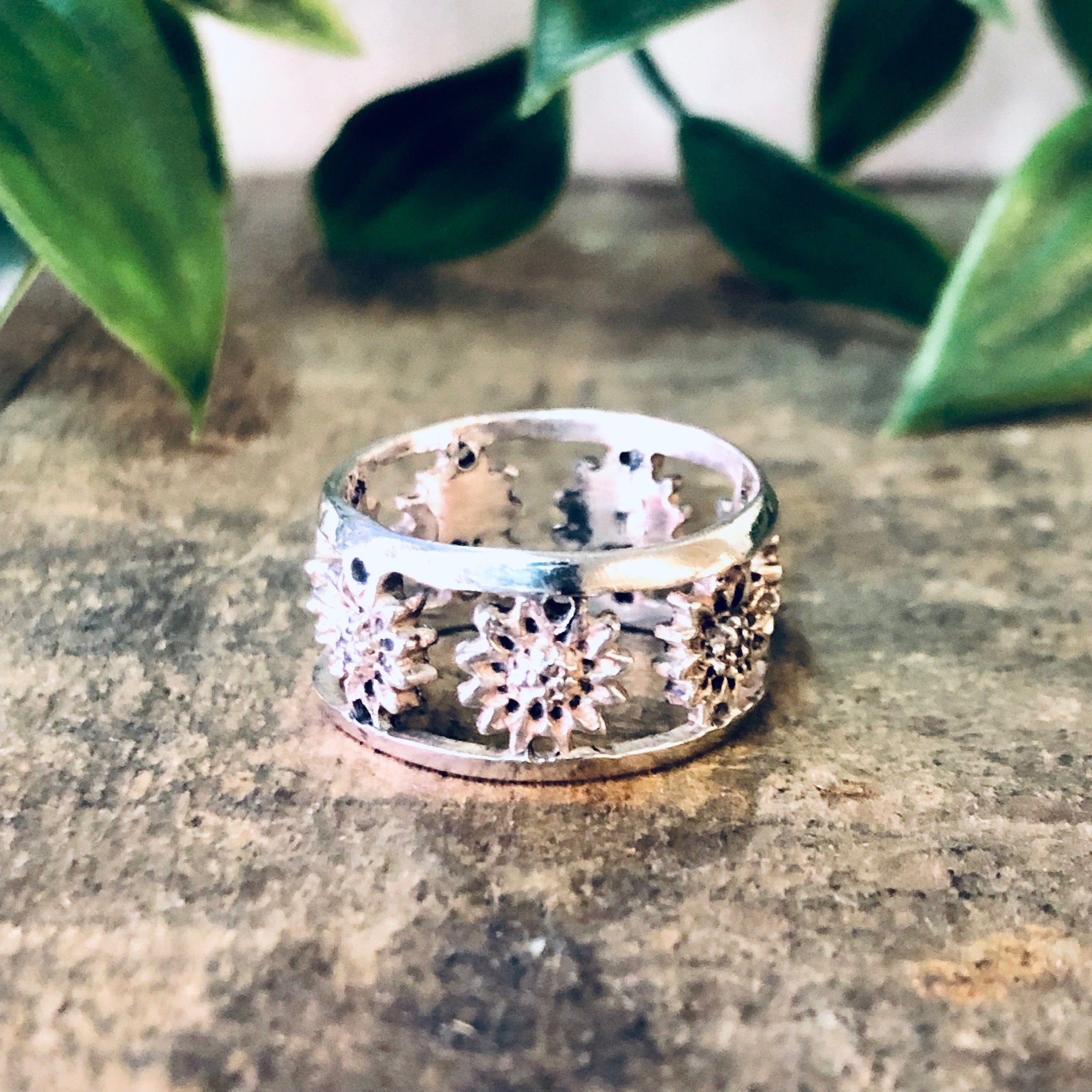 Vintage Ring, Silver Ring, Flower Ring, Floral Design, Band Ring, Flower Band, Thick Band Ring, Cut Out Ring, Unique Jewelry, 925 Ring