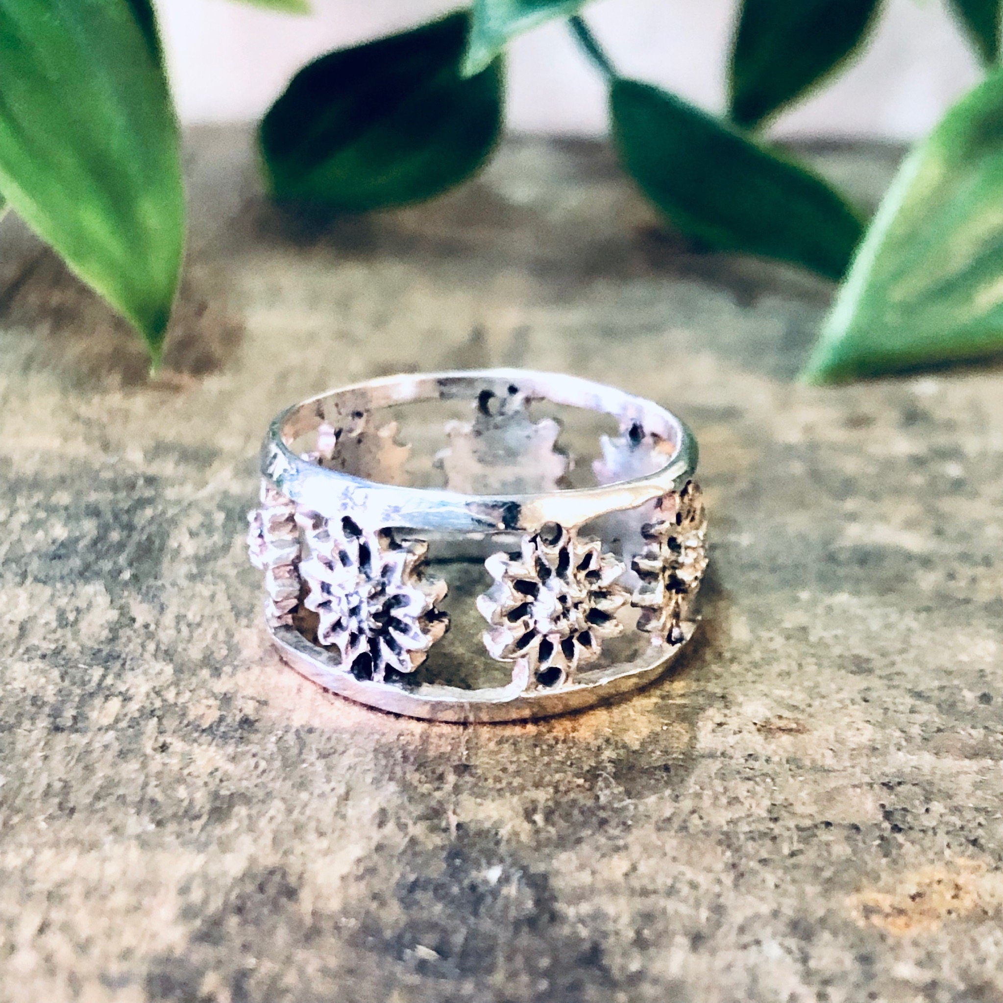 Vintage Ring, Silver Ring, Flower Ring, Floral Design, Band Ring, Flower Band, Thick Band Ring, Cut Out Ring, Unique Jewelry, 925 Ring
