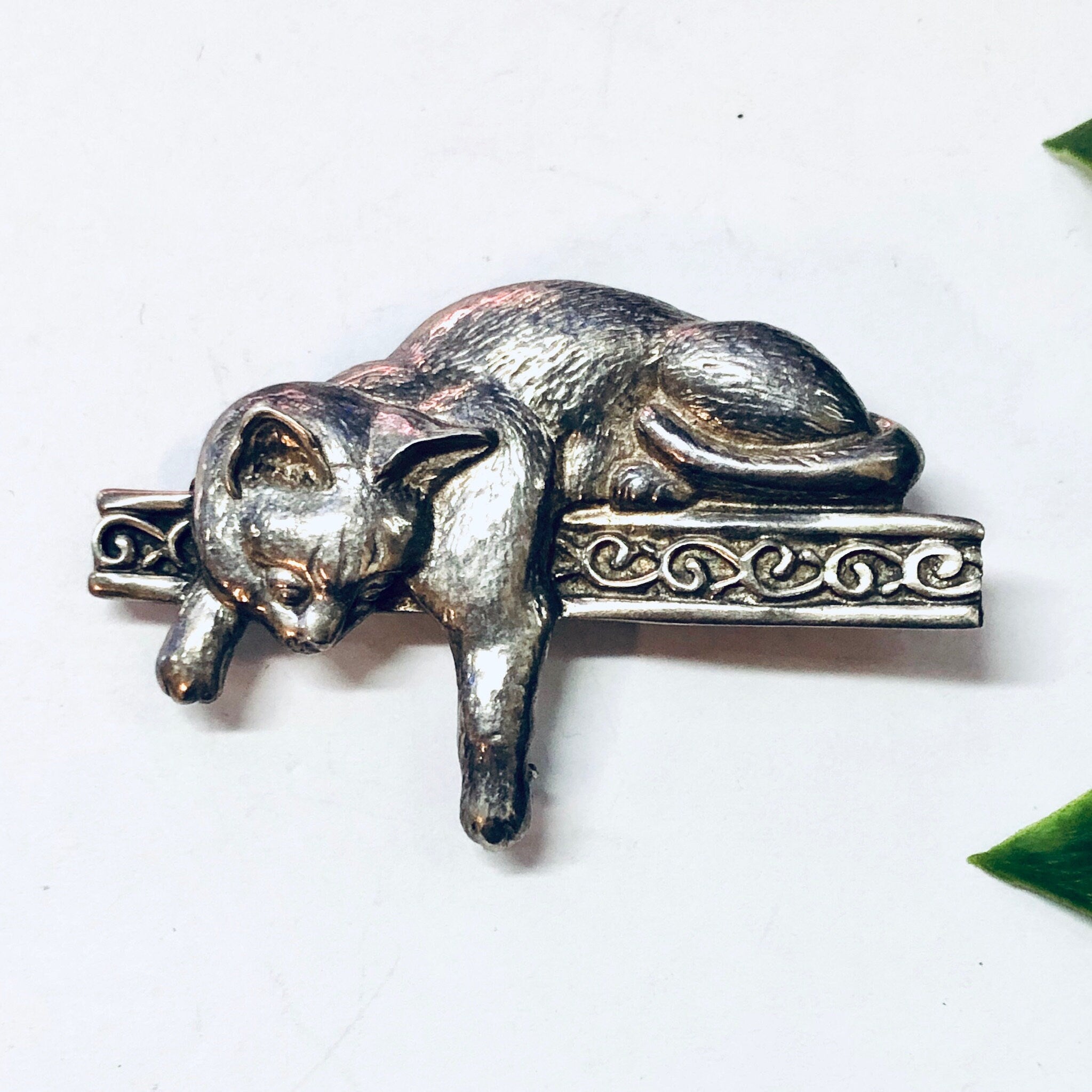 Vintage Brooch, Silver Brooch, Cat Brooch, Cat Pin, Cat Jewelry, Kitty Cat Pin, Cat Lover Gift, Vintage Jewelry, Animal Jewelry, Animal Pin