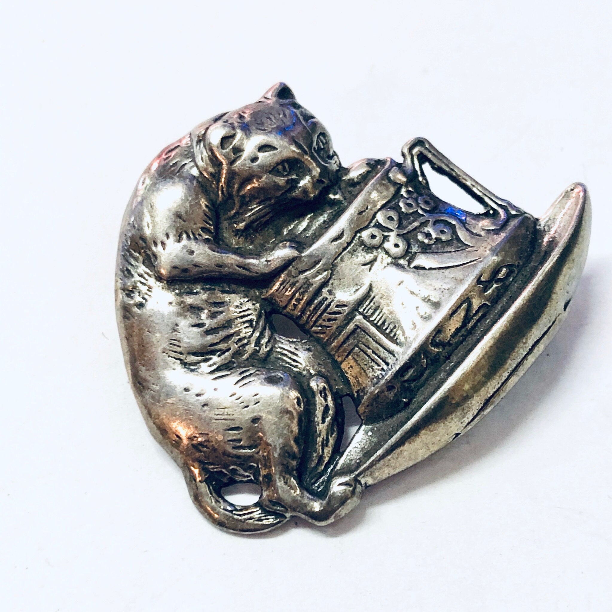 Vintage Brooch, Silver Brooch, Cat Brooch, Cat Pin, Vintage Pin, Cat Jewelry, Animal Jewelry, Teacup Cat Pin, Cat in Cup, Vintage Jewelry,