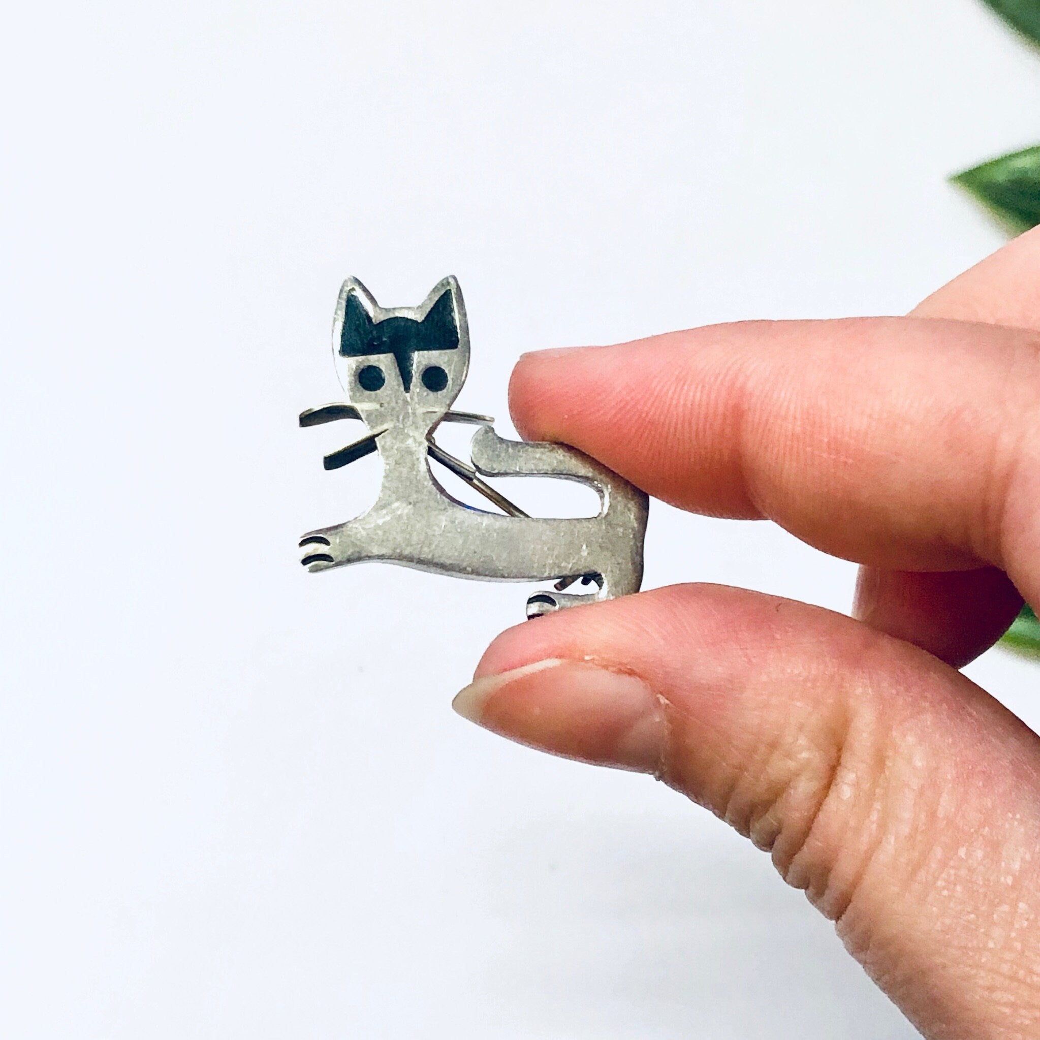 Vintage Brooch, Vintage Pin, Silver Pin, Cat Pin, Cat Brooch, Animal Jewelry, Cat Jewelry, Vintage Jewelry, Small Pin, Cat Lover Pin, 925