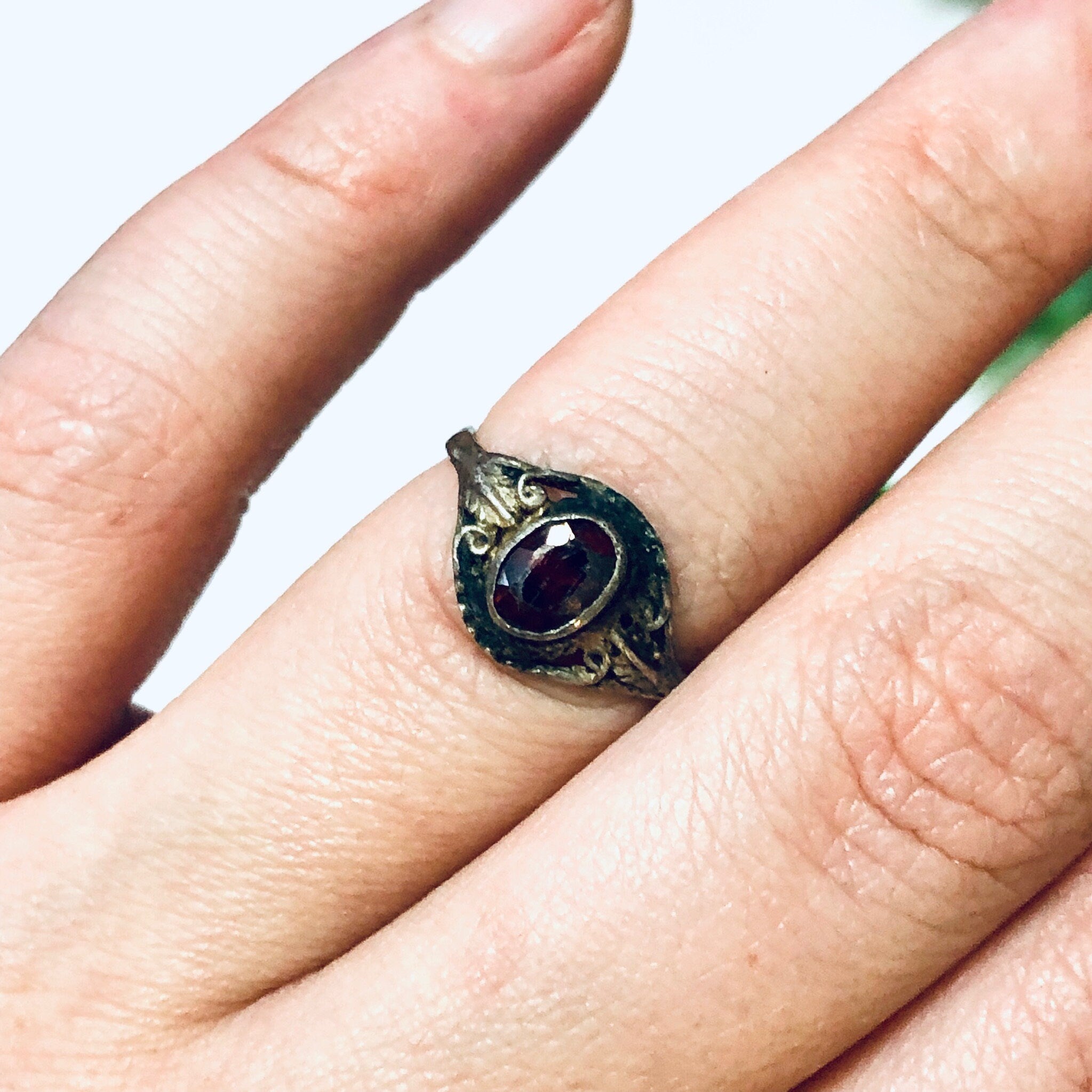 Vintage Ring, Silver Ring, Red Gemstone, Red and Silver, Vintage Jewelry, Unique Jewelry, Leaf Ring, Leaf Jewelry, Statement Ring, 925 Ring