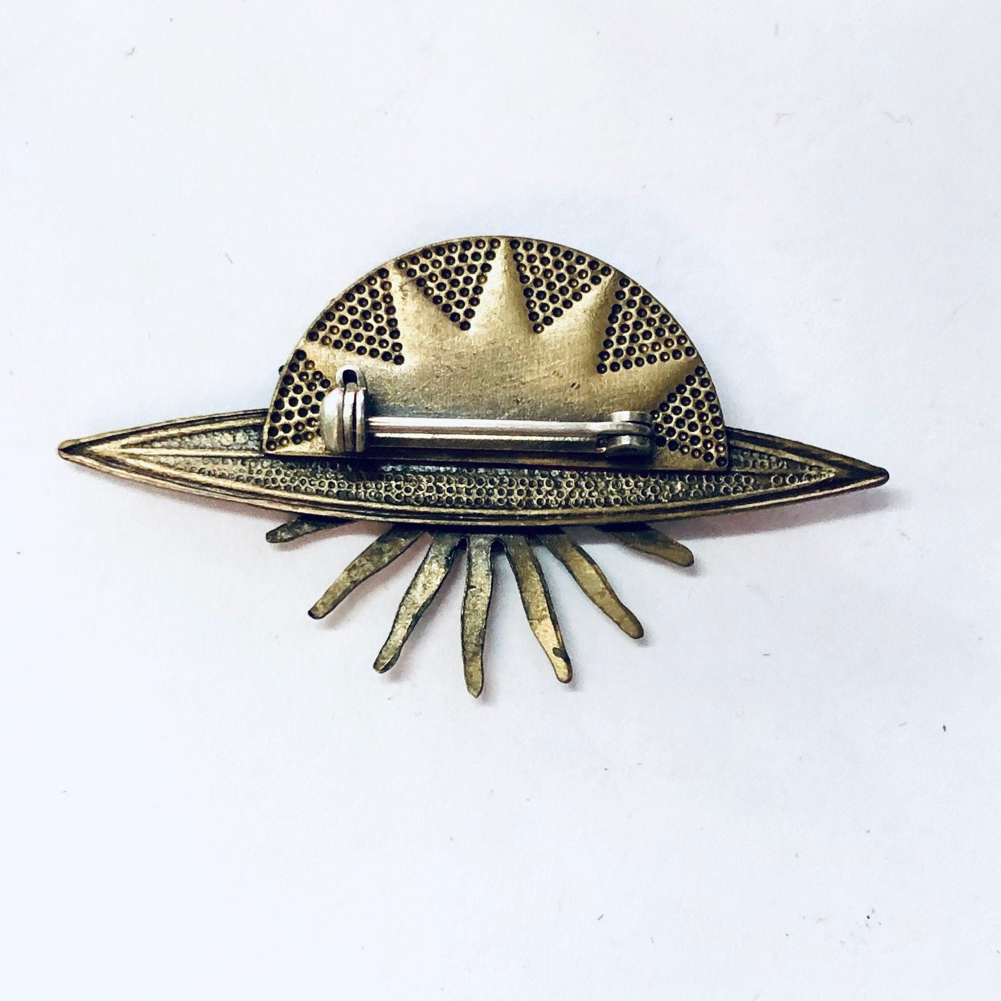 Vintage Brooch, Costume Jewelry, Brass Toned Pin, Sun Brooch, Sun Jewelry, Planet Jewelry, Solar System, Vintage Jewelry, Sun Pin, Gift Idea