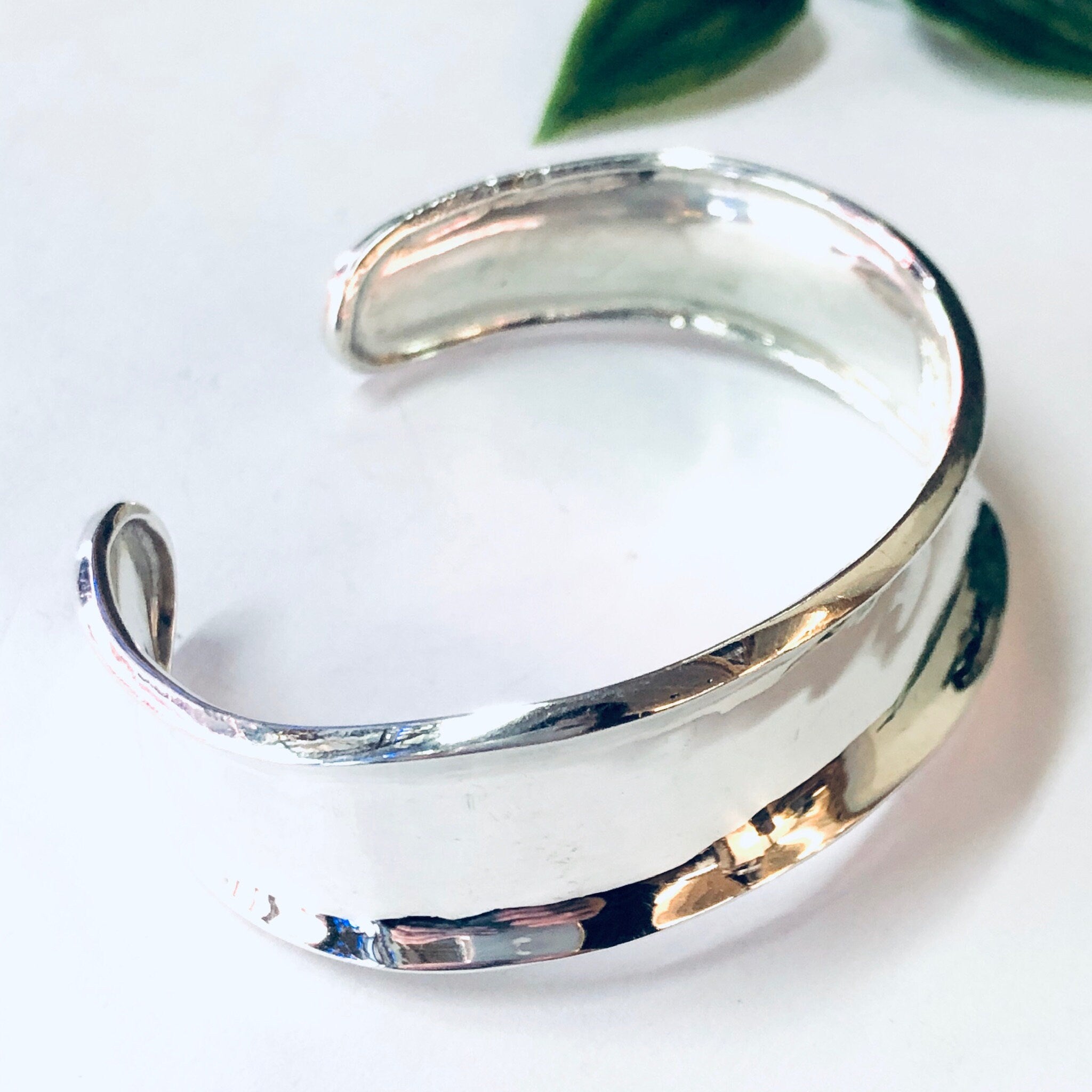 Vintage Bracelet, Cuff Bracelet, Silver Bracelet, Silver Cuff, Concave Cuff, Unique Jewelry, Vintage Jewelry, Sleek Bracelet, Small Cuff,