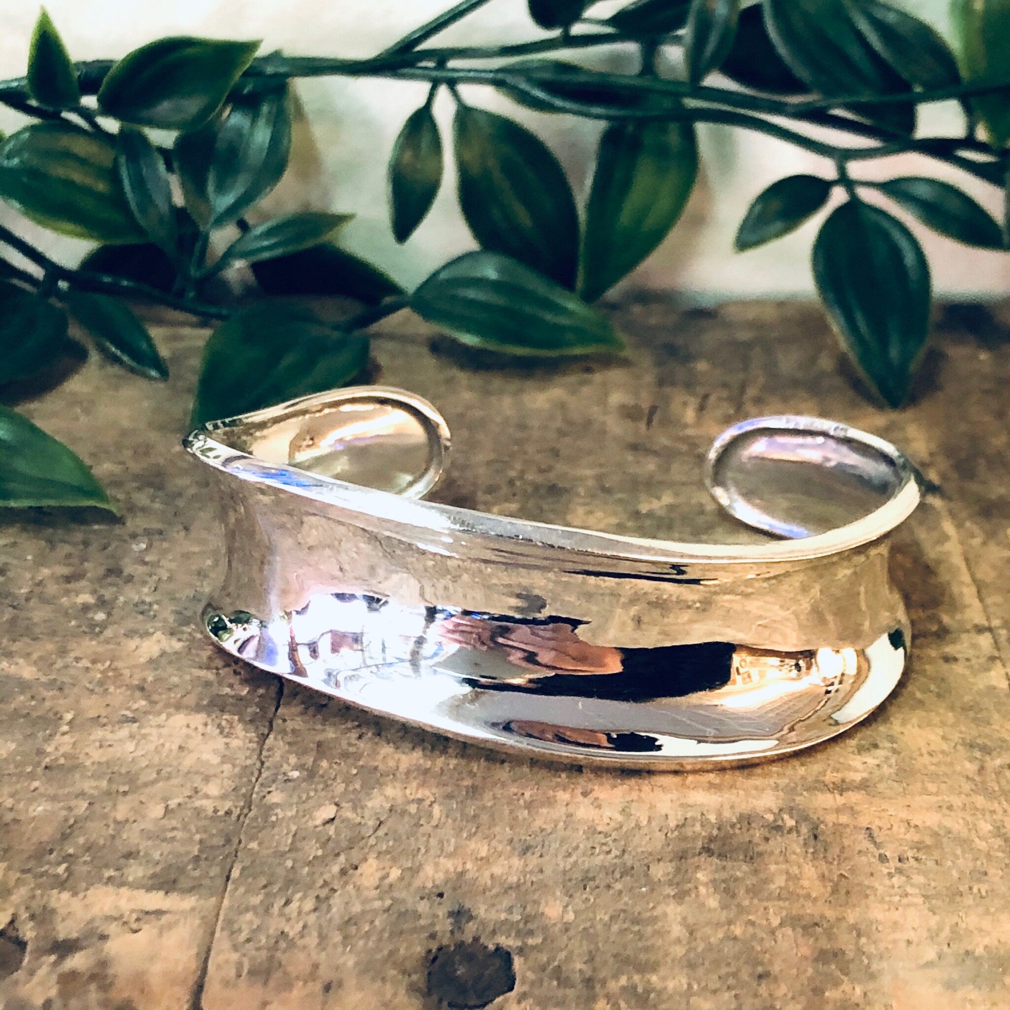Vintage Bracelet, Cuff Bracelet, Silver Bracelet, Silver Cuff, Concave Cuff, Unique Jewelry, Vintage Jewelry, Sleek Bracelet, Small Cuff,
