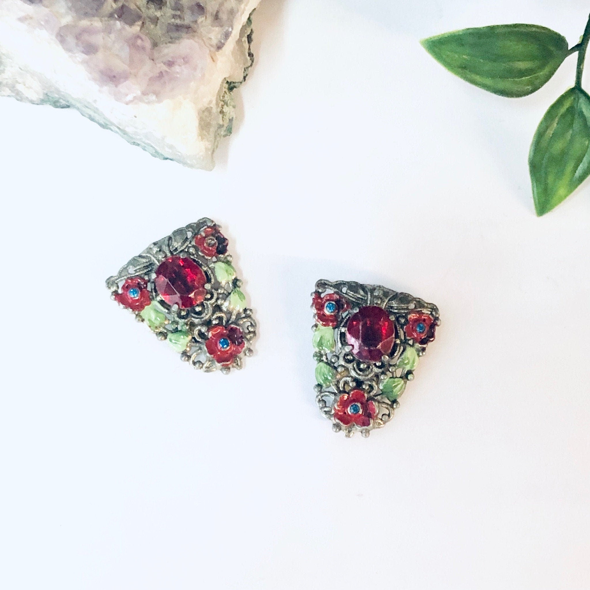 Victorian Shoe Clips, Vintage Shoe Clips, Red Rhinestone Clips, Floral Jewelry, Victorian Jewelry, Sweater Clips, Vintage Accessories, Red