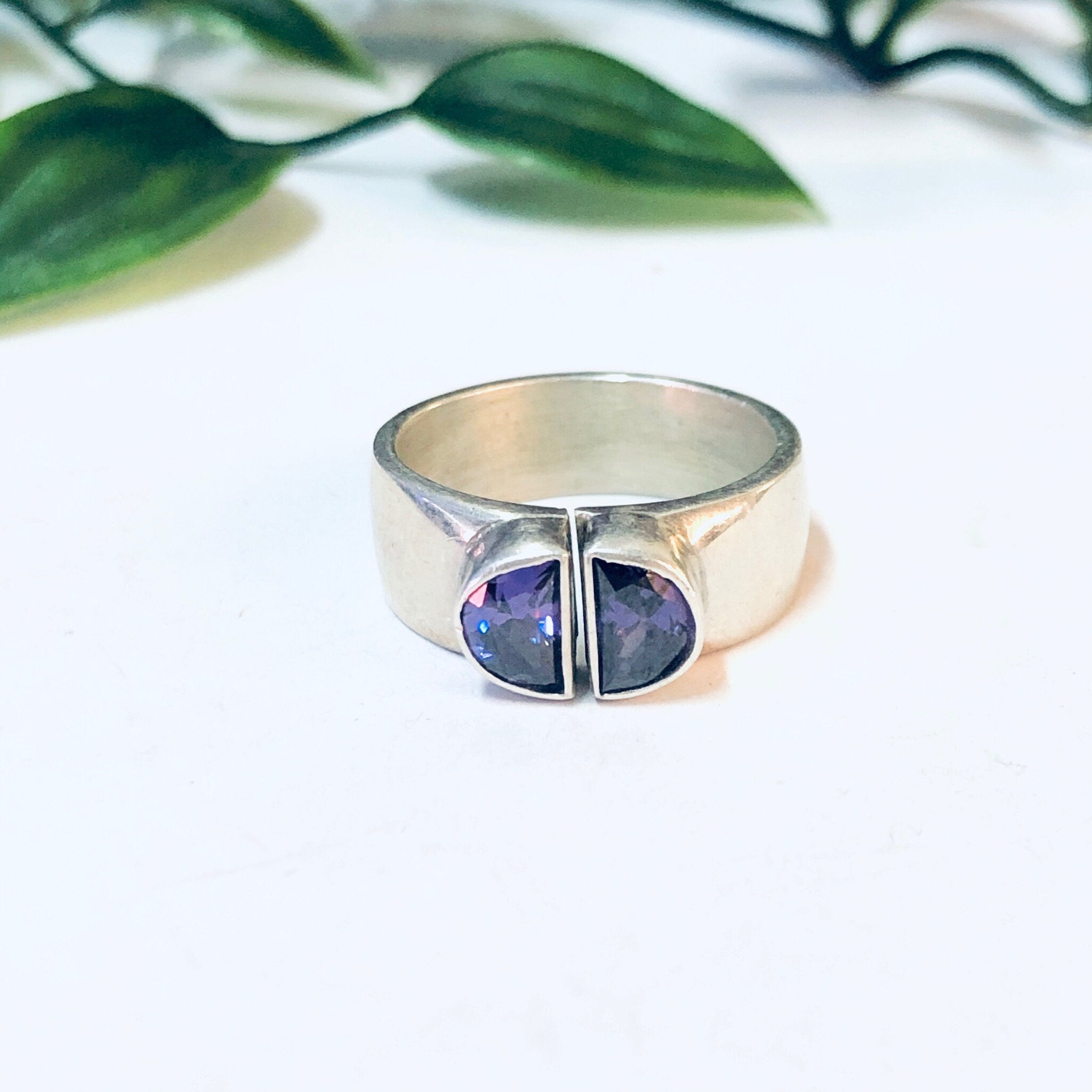 Vintage Ring, Silver Ring, Band Ring, Thin Band, Unique Jewelry, Funky Ring, Vintage Jewelry, Purple Gemstone, Purple Ring, 925 Ring Pink