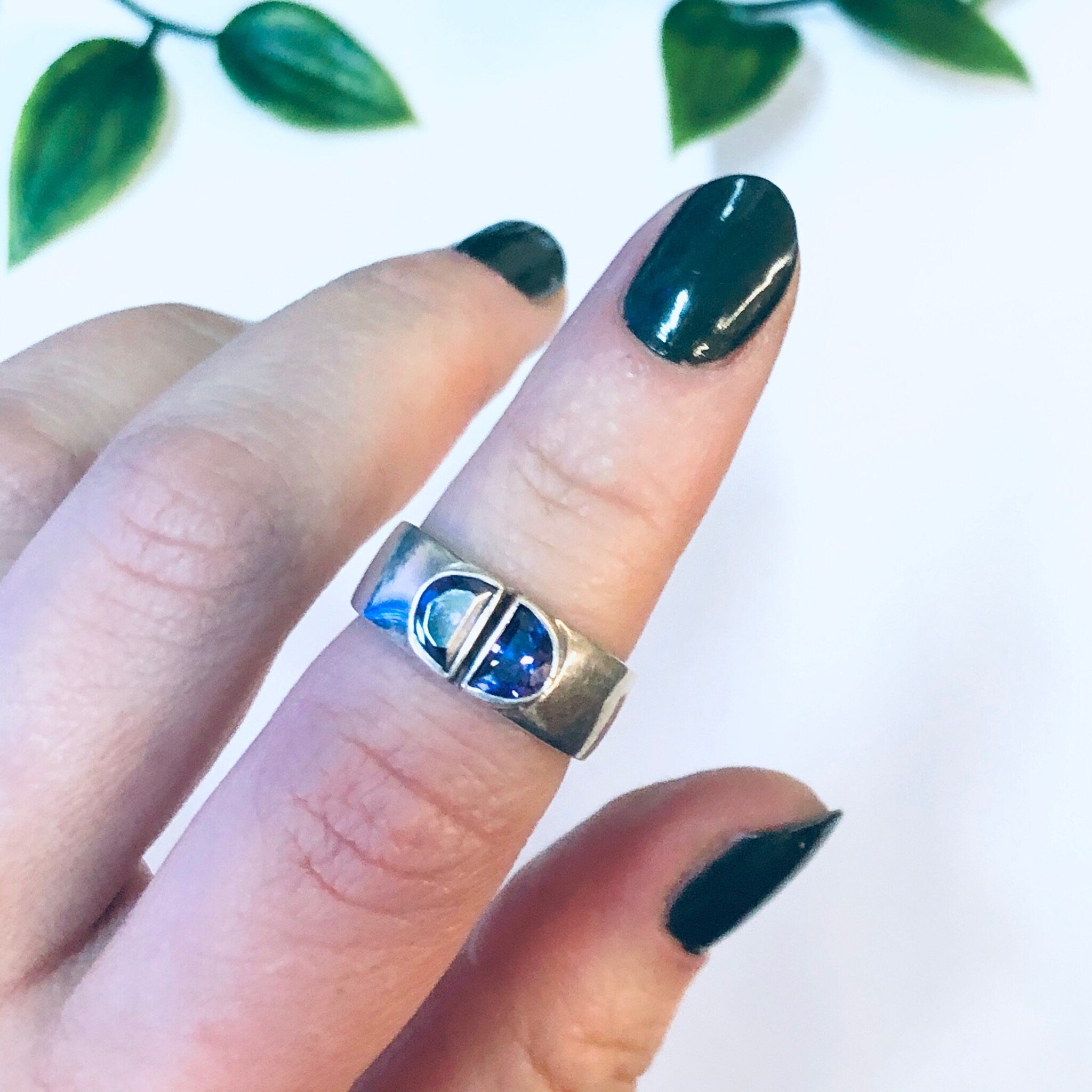 Vintage Ring, Silver Ring, Band Ring, Thin Band, Unique Jewelry, Funky Ring, Vintage Jewelry, Purple Gemstone, Purple Ring, 925 Ring Pink