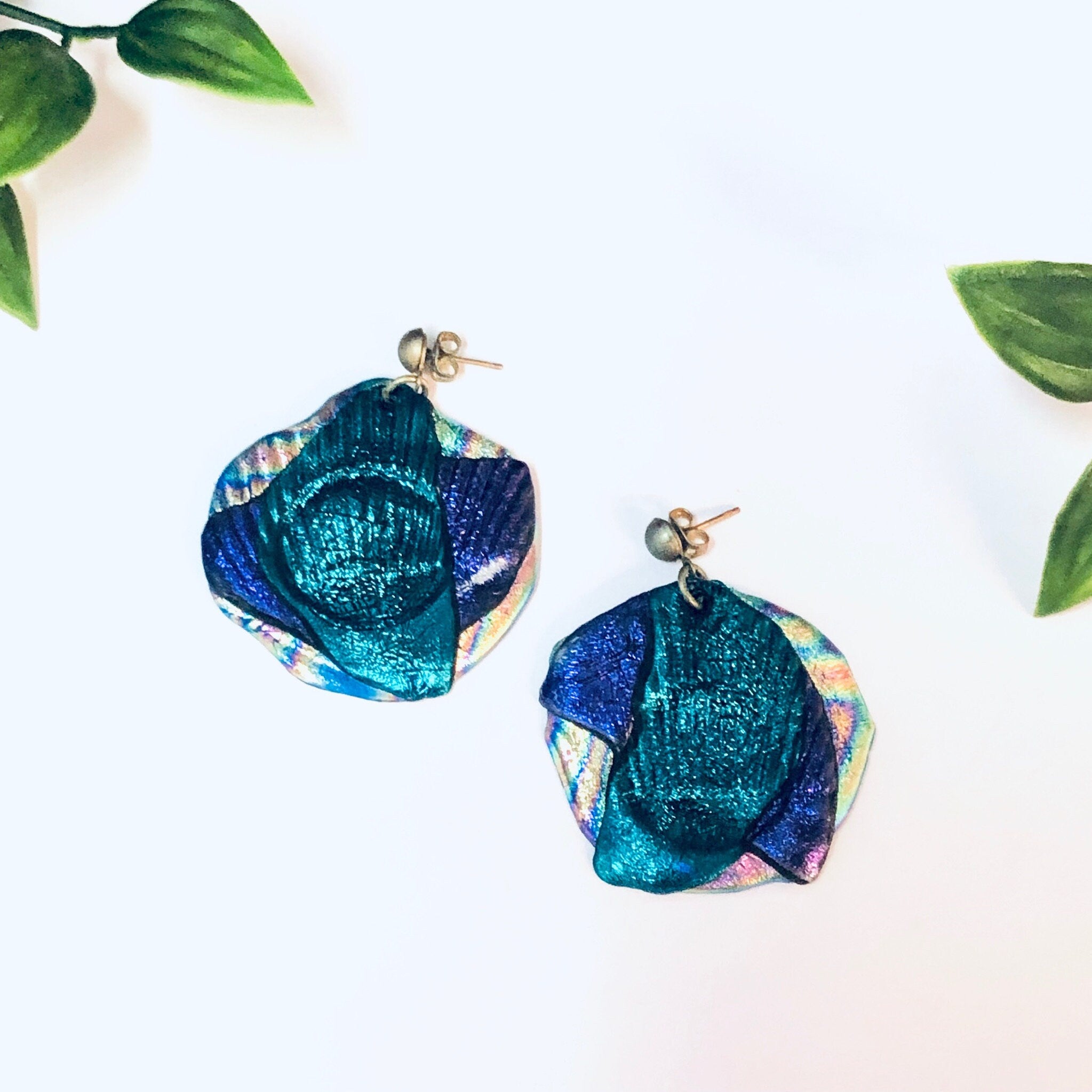Vintage Earrings, Unique Jewelry, Costume Jewelry, Pieced Ears, Vintage Jewelry, Oil Slick Earrings, Oil Slick Design, Peacock Earrings,