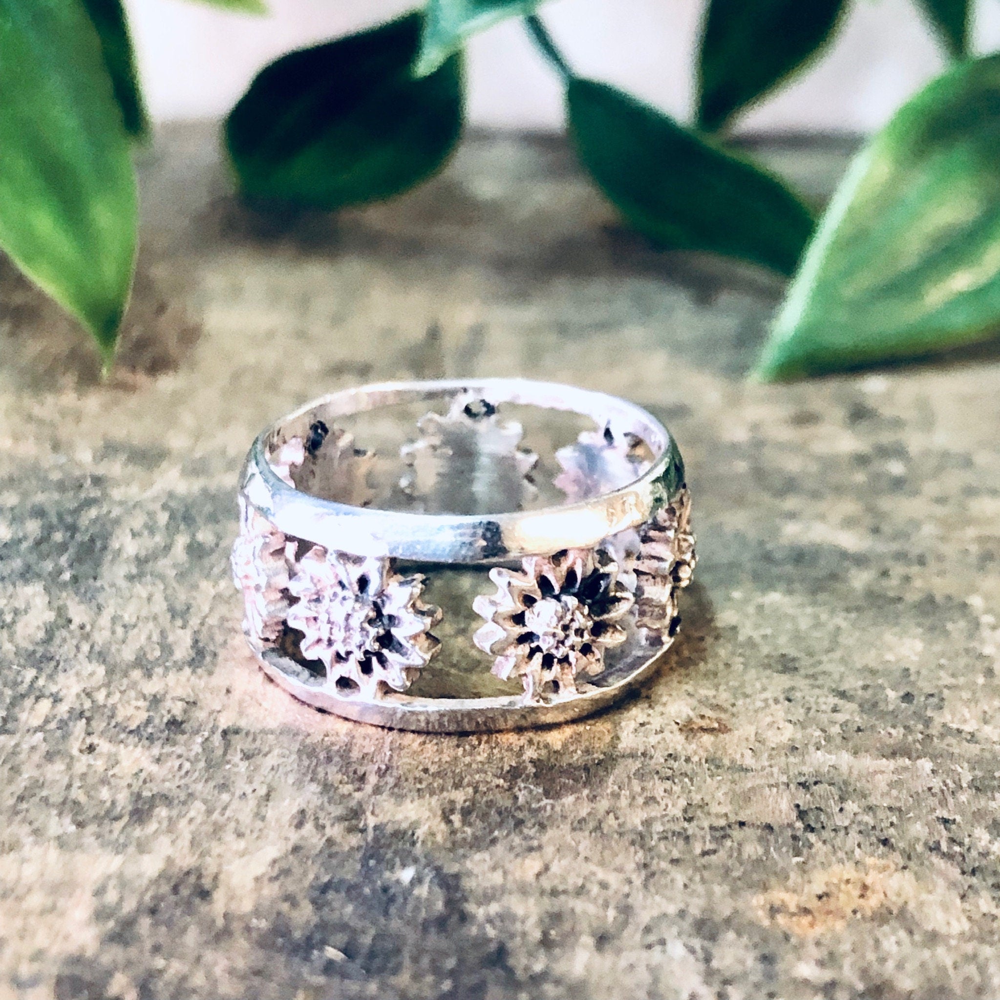 Vintage Ring, Silver Ring, Flower Ring, Floral Design, Band Ring, Flower Band, Thick Band Ring, Cut Out Ring, Unique Jewelry, 925 Ring