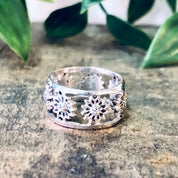 Vintage Ring, Silver Ring, Flower Ring, Floral Design, Band Ring, Flower Band, Thick Band Ring, Cut Out Ring, Unique Jewelry, 925 Ring