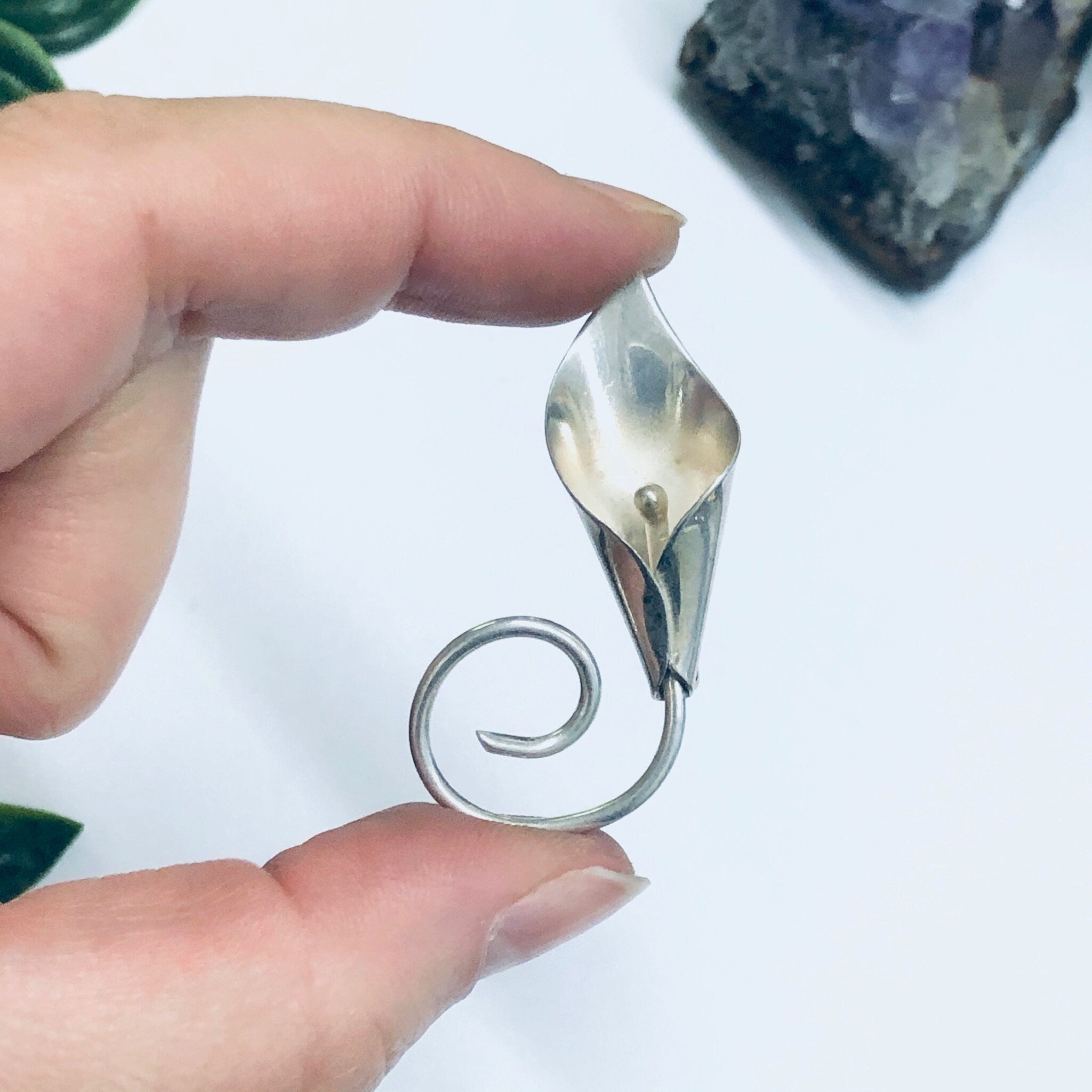 Calla Lily Brooch, Flower Pin, Vintage Flower Brooch, Calla Lily Jewelry, Silver Flower Pin, Small Floral Brooch