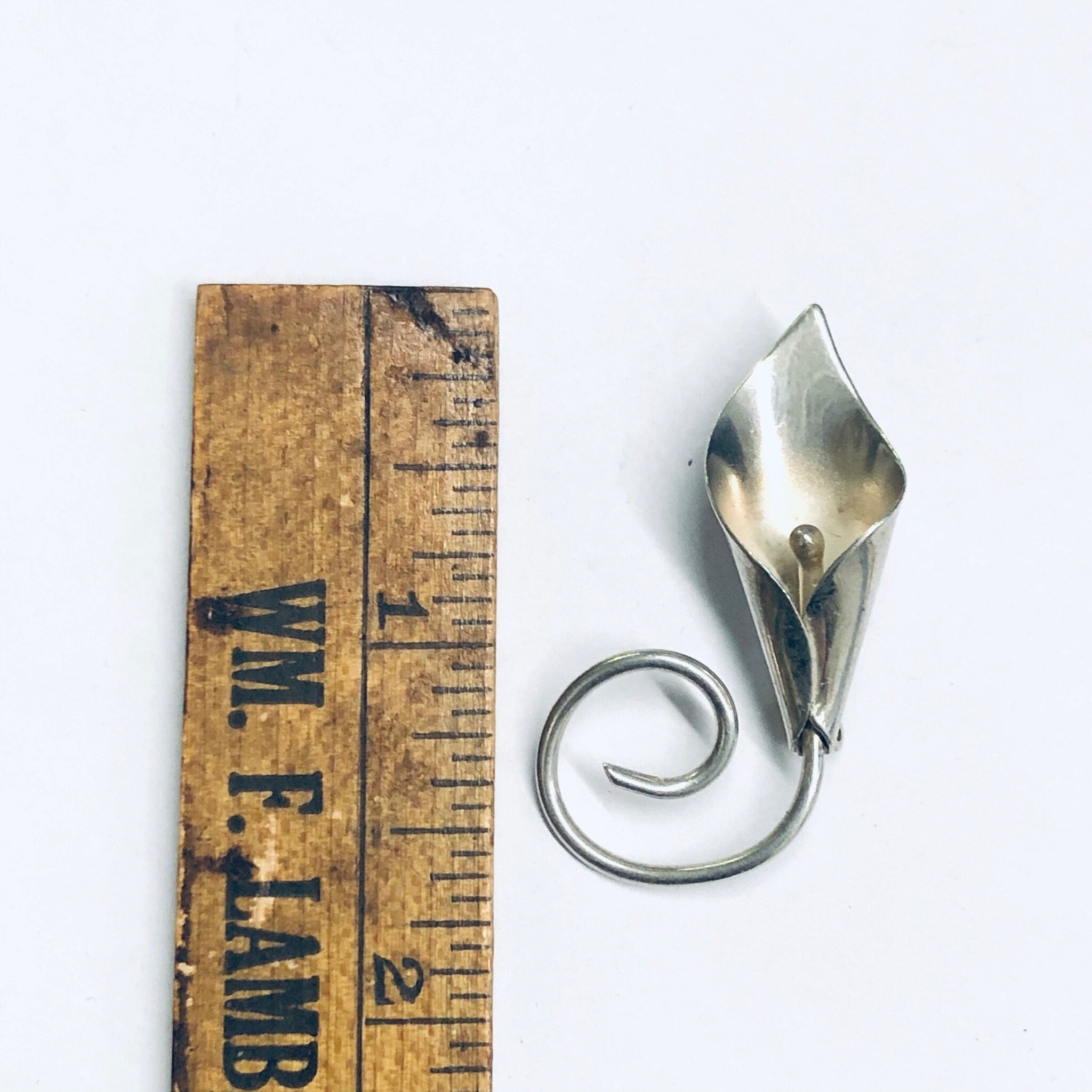Calla Lily Brooch, Flower Pin, Vintage Flower Brooch, Calla Lily Jewelry, Silver Flower Pin, Small Floral Brooch