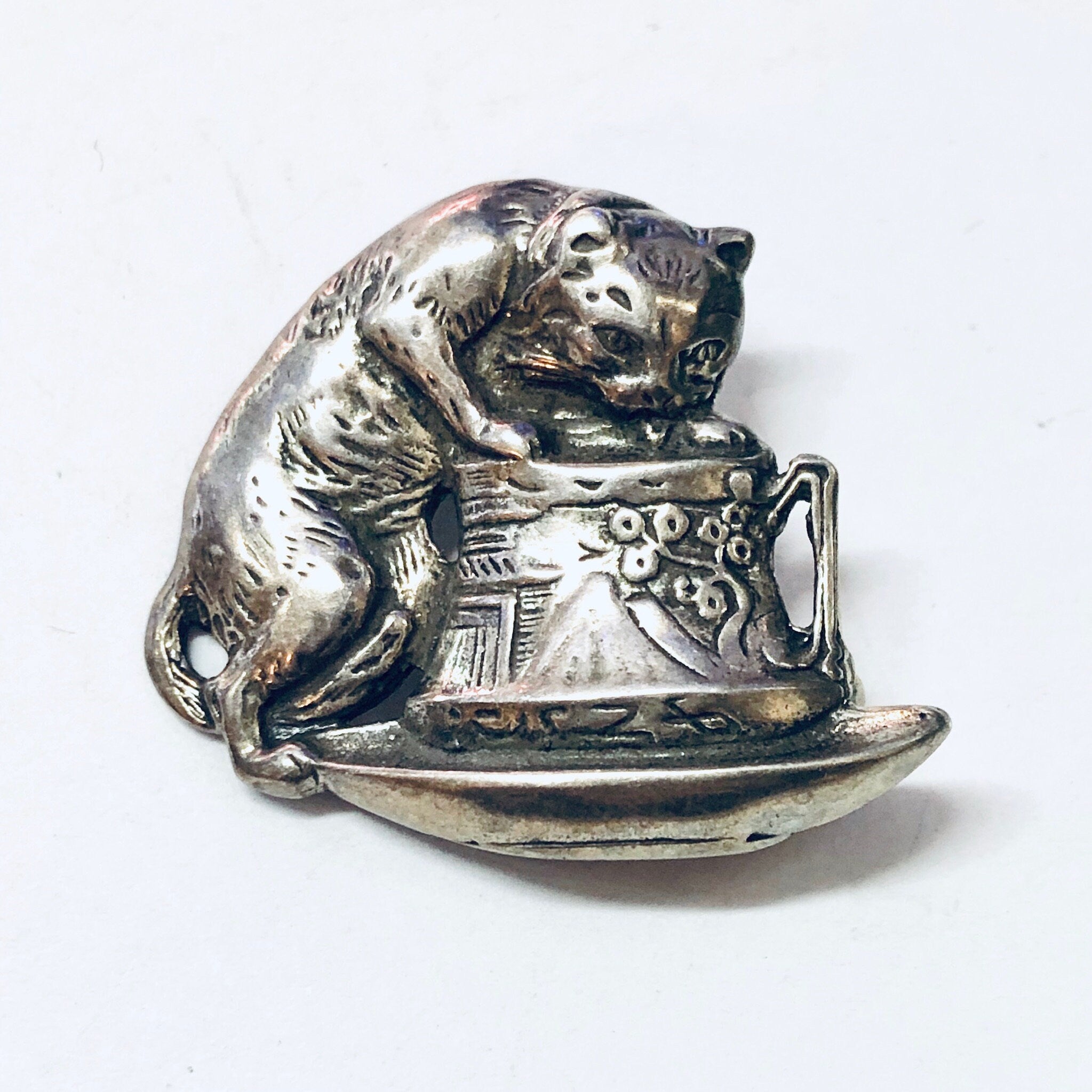 Vintage Brooch, Silver Brooch, Cat Brooch, Cat Pin, Vintage Pin, Cat Jewelry, Animal Jewelry, Teacup Cat Pin, Cat in Cup, Vintage Jewelry,