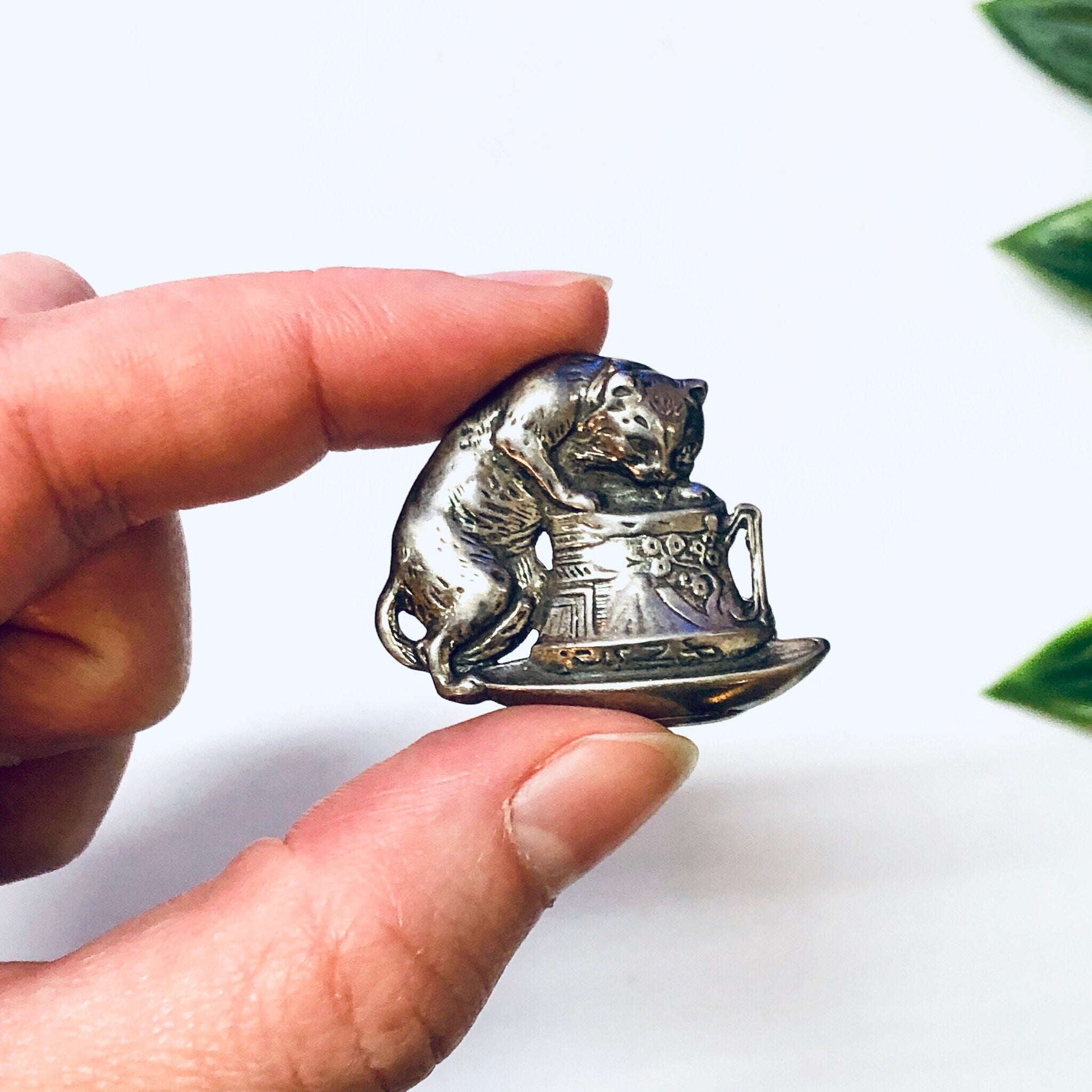 Vintage Brooch, Silver Brooch, Cat Brooch, Cat Pin, Vintage Pin, Cat Jewelry, Animal Jewelry, Teacup Cat Pin, Cat in Cup, Vintage Jewelry,