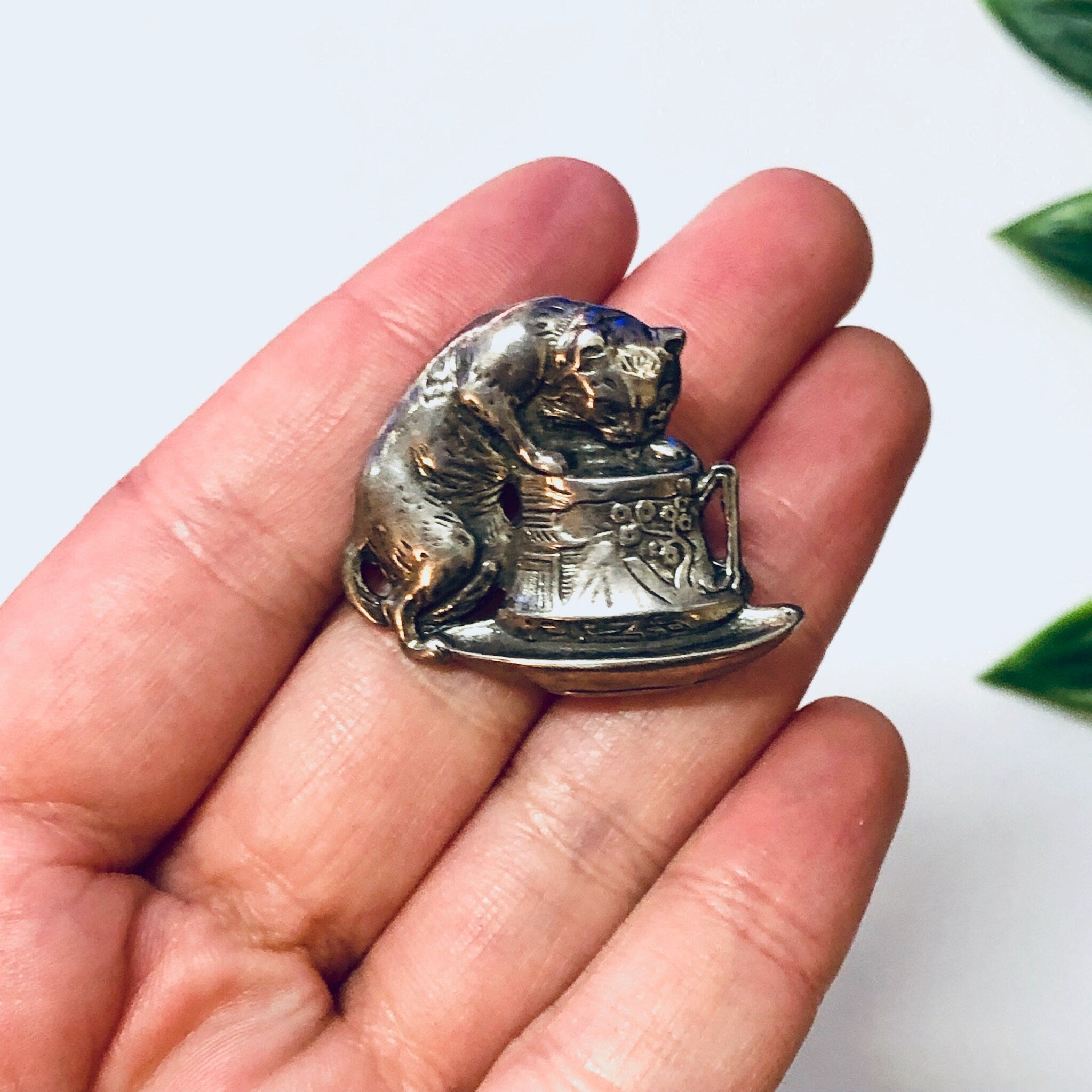 Vintage Brooch, Silver Brooch, Cat Brooch, Cat Pin, Vintage Pin, Cat Jewelry, Animal Jewelry, Teacup Cat Pin, Cat in Cup, Vintage Jewelry,