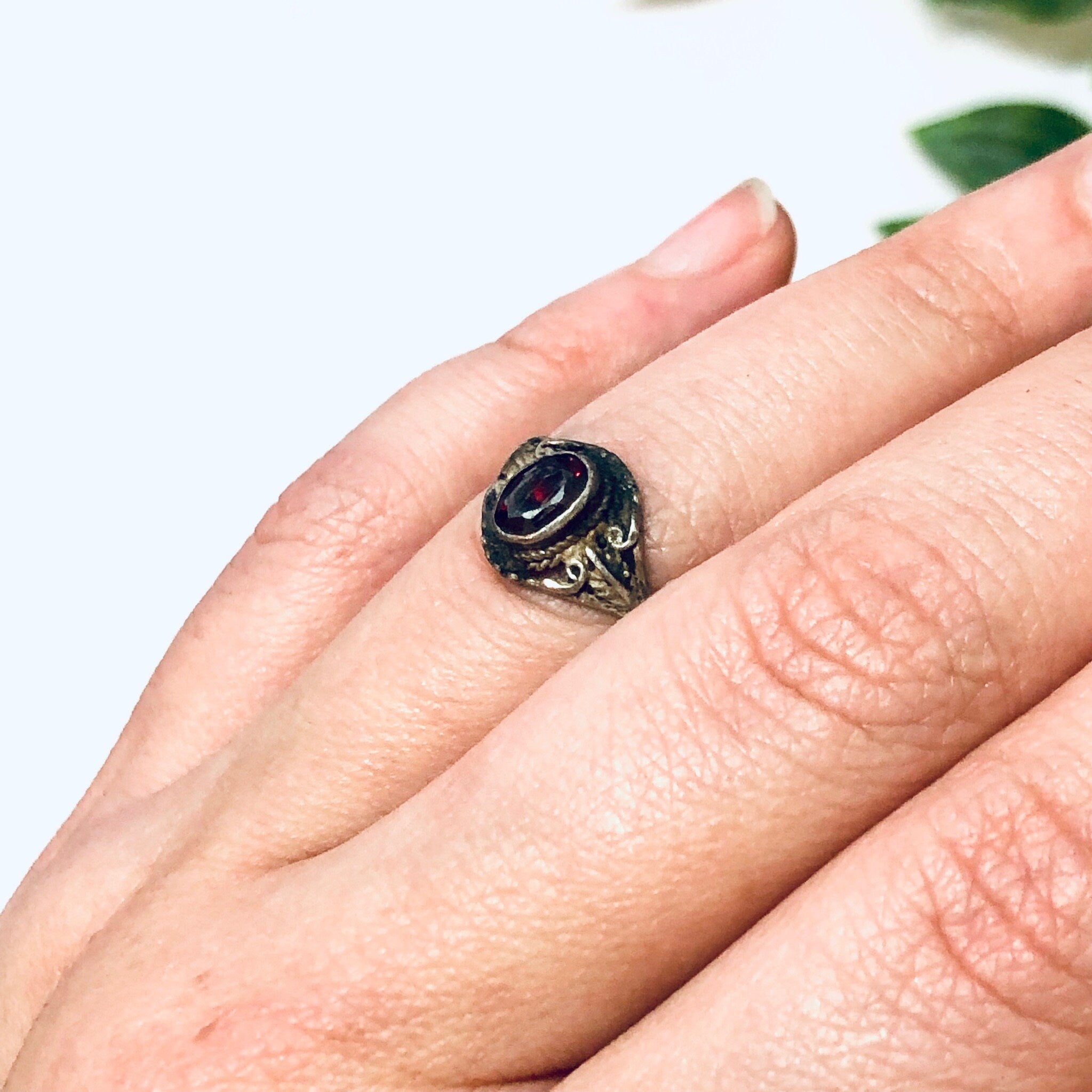 Vintage Ring, Silver Ring, Red Gemstone, Red and Silver, Vintage Jewelry, Unique Jewelry, Leaf Ring, Leaf Jewelry, Statement Ring, 925 Ring