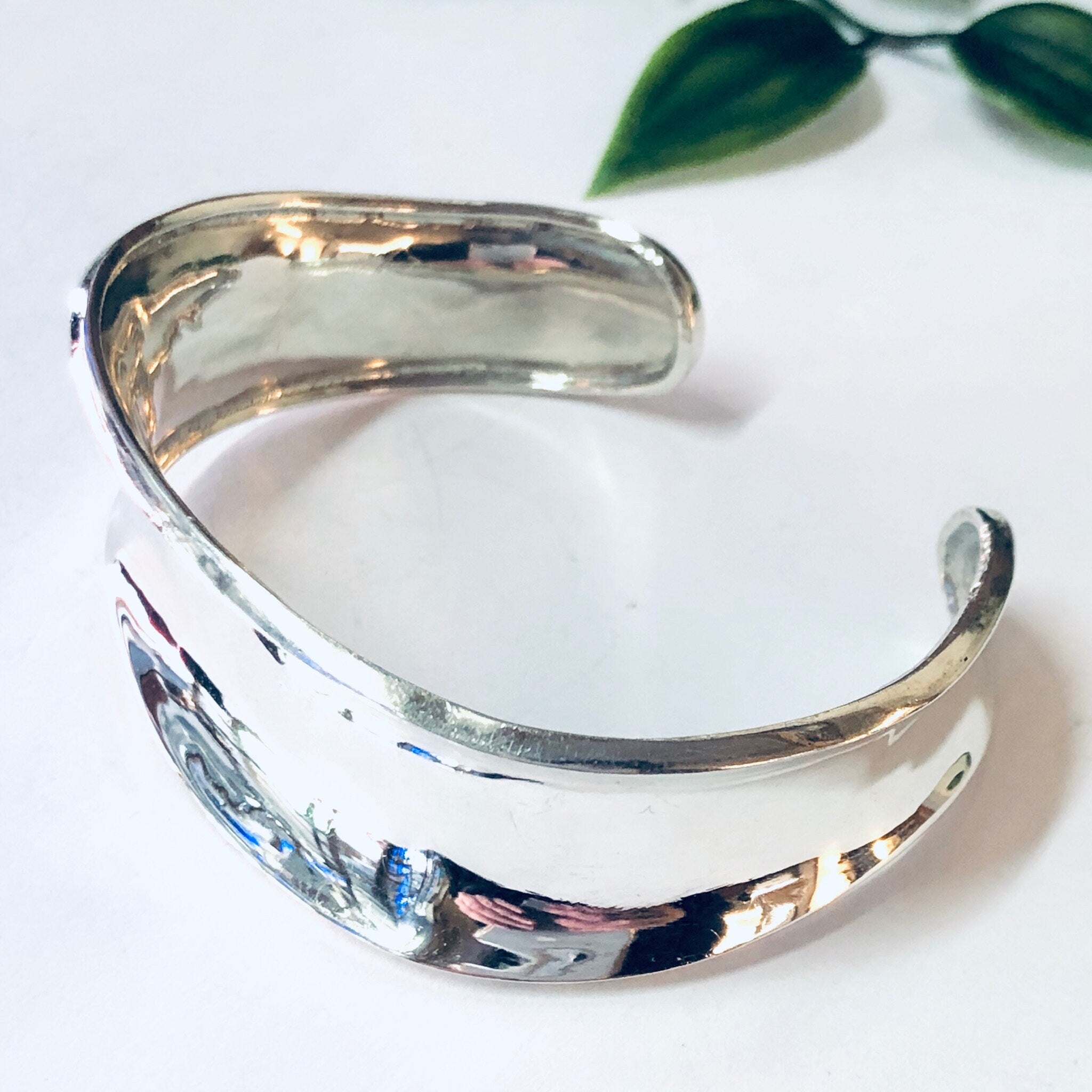 Vintage Bracelet, Cuff Bracelet, Silver Bracelet, Silver Cuff, Concave Cuff, Unique Jewelry, Vintage Jewelry, Sleek Bracelet, Small Cuff,