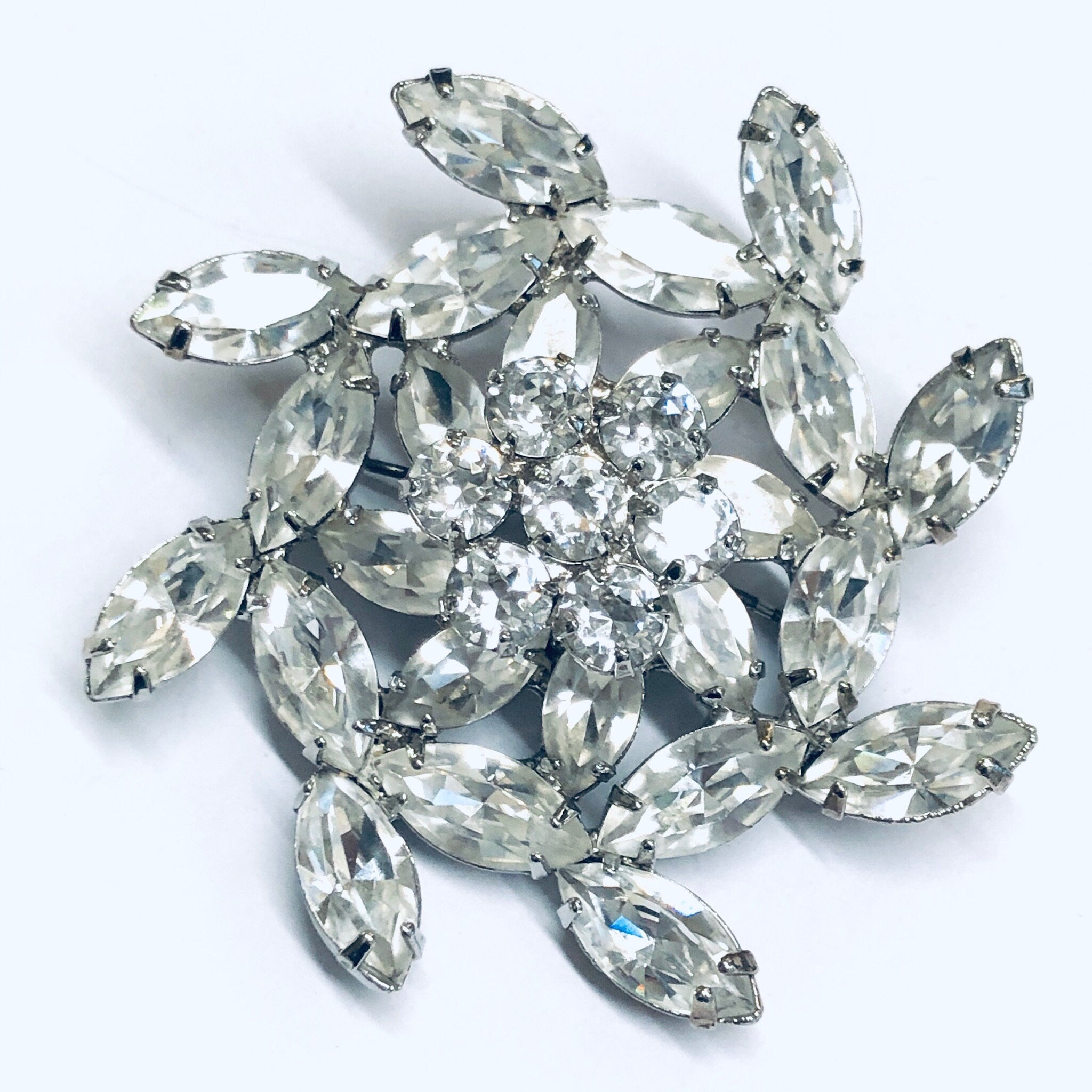 Weiss Rhinestone Flower Brooch, Large Rhinestone Flower Pin, Floral Design Pin, Rhinestone Jewelry