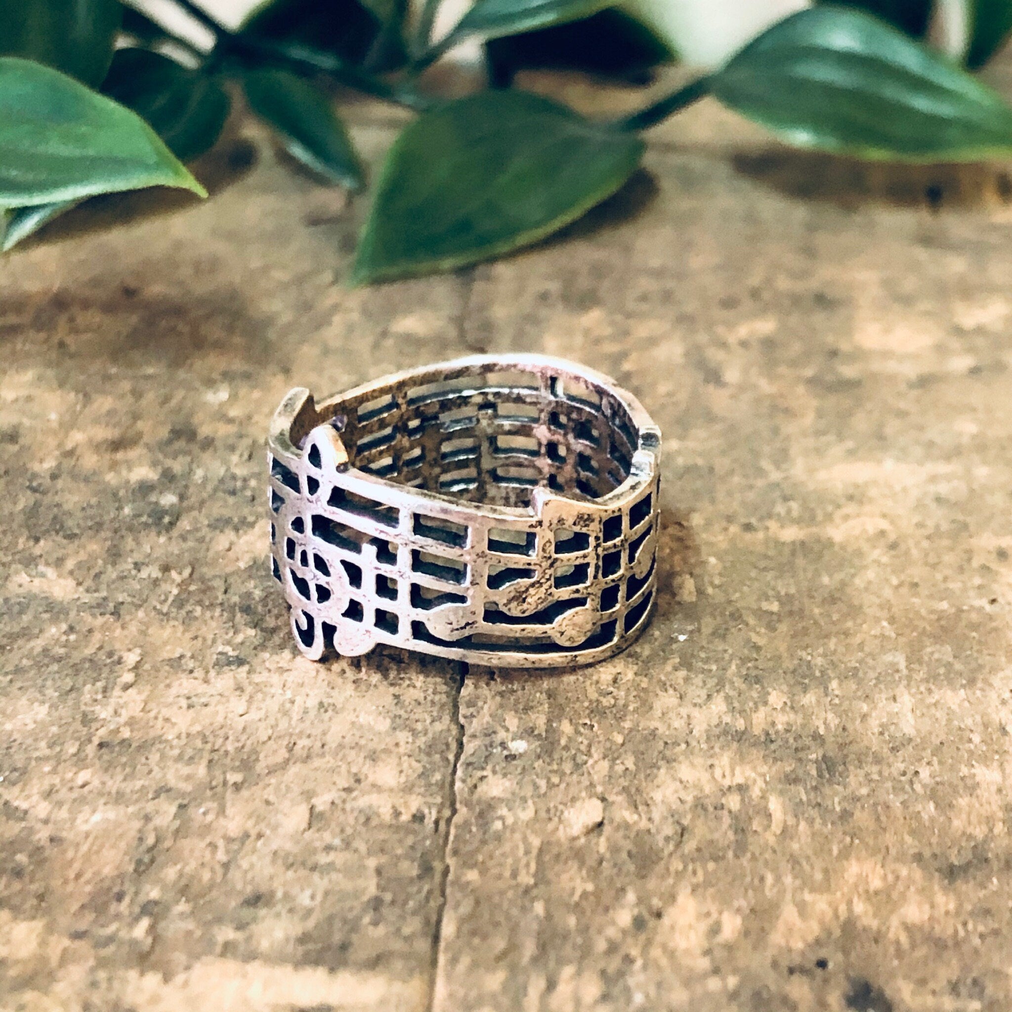 Vintage Ring, Silver Ring, Treble Clef Ring, Musical Note Ring, Musician Ring, Unique Jewelry, Vintage Jewelry, Thick Band Ring, Music Notes
