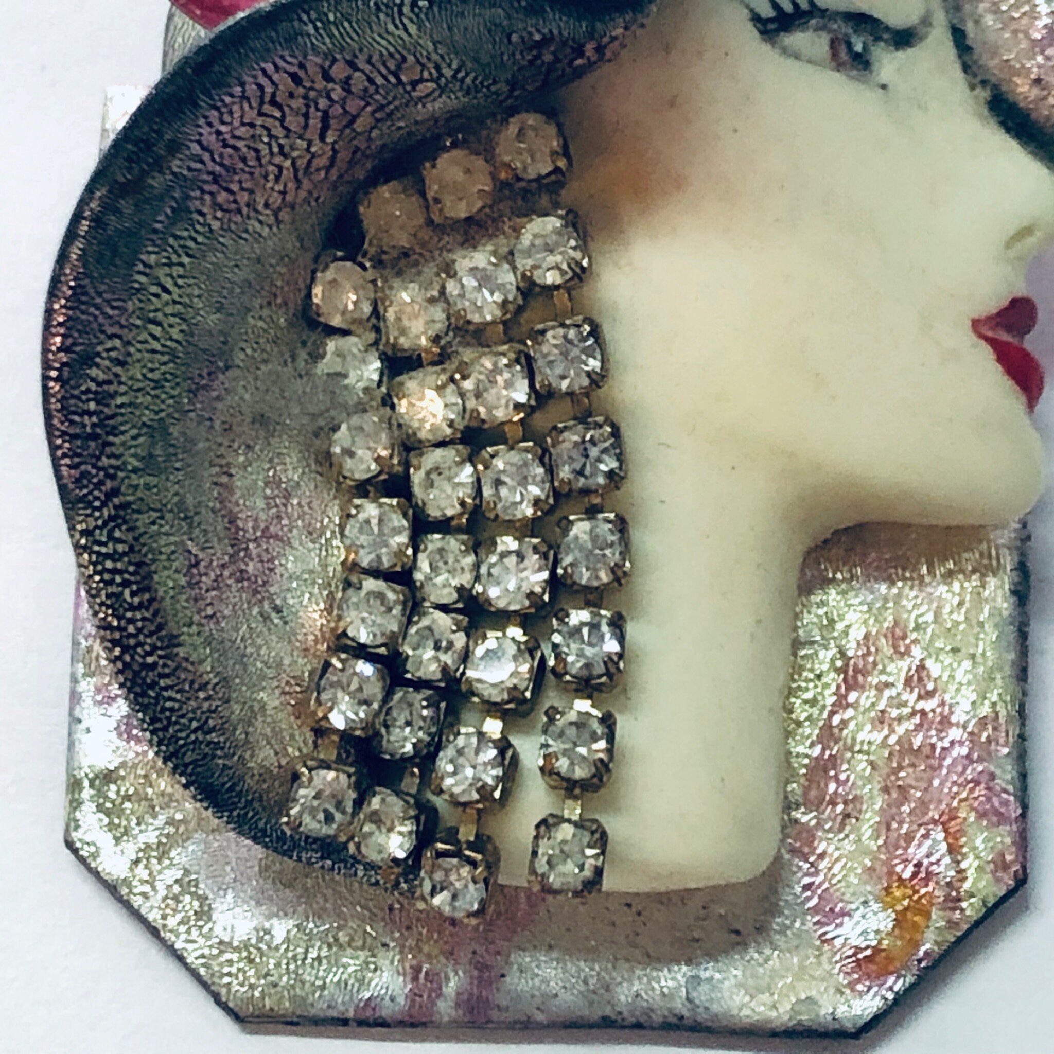 Vintage Brooch, Lady Face Brooch, Vintage Pin, Lady in a Hat, Costume Jewelry, Face Jewelry, Unique Pin, Vintage Jewelry, Pink Brooch, Hat