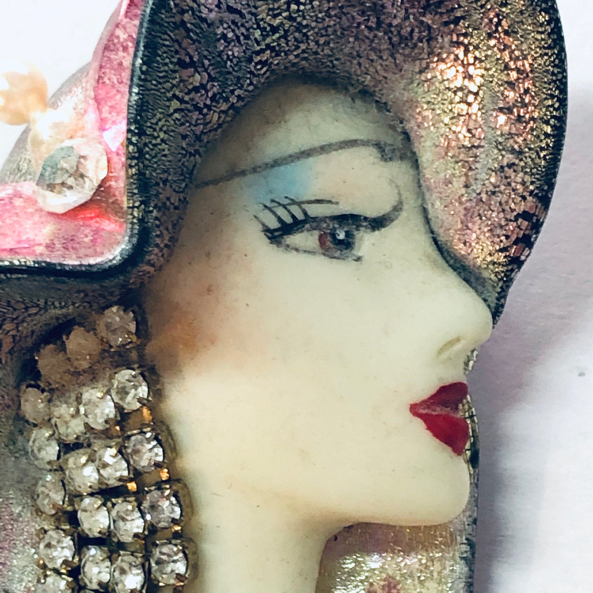 Vintage Brooch, Lady Face Brooch, Vintage Pin, Lady in a Hat, Costume Jewelry, Face Jewelry, Unique Pin, Vintage Jewelry, Pink Brooch, Hat