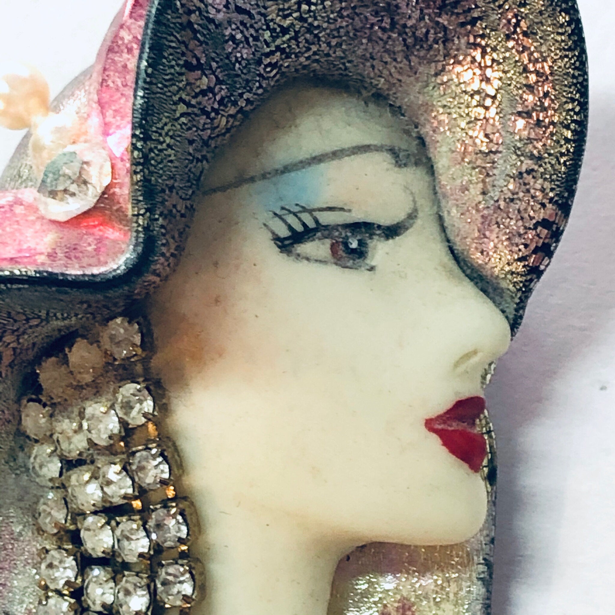 Vintage Brooch, Lady Face Brooch, Vintage Pin, Lady in a Hat, Costume Jewelry, Face Jewelry, Unique Pin, Vintage Jewelry, Pink Brooch, Hat
