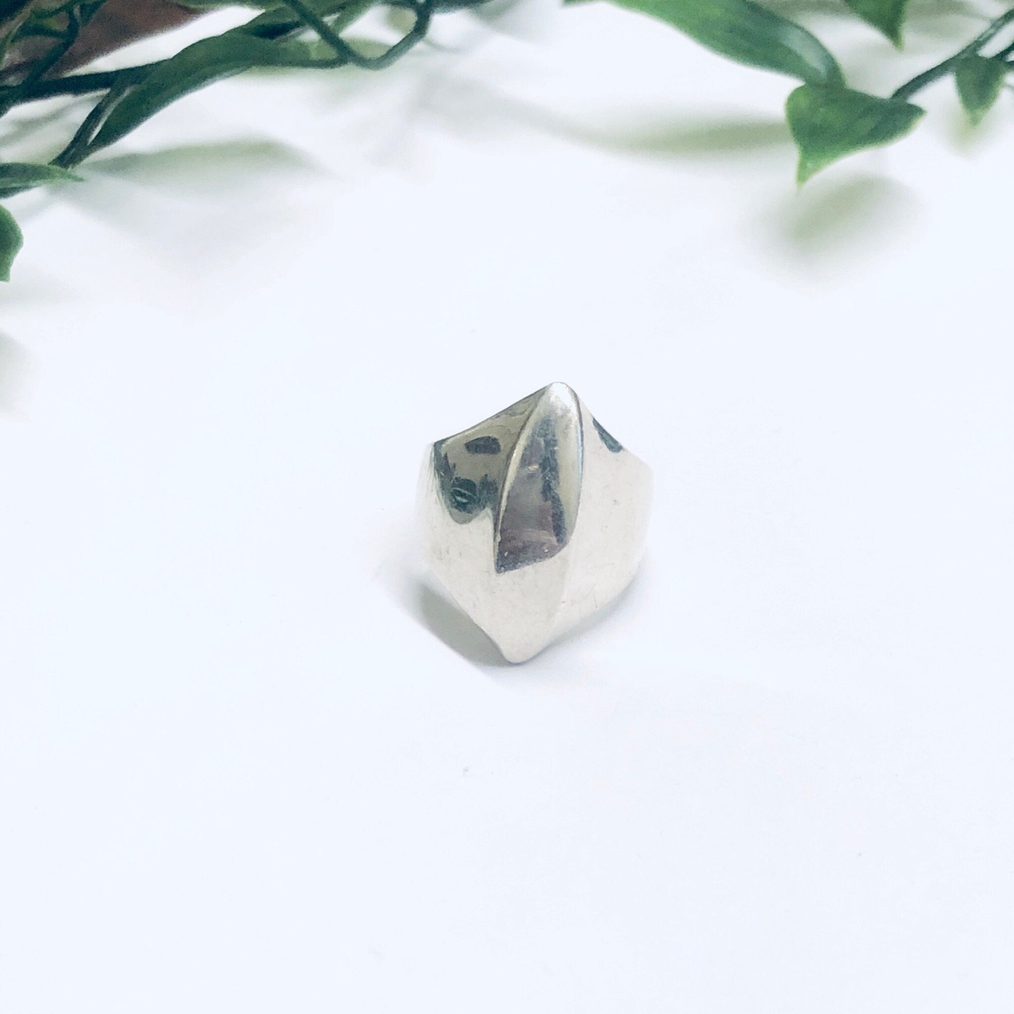 Abstract Vintage Silver Ring, Unique Design Ring, Minimalist Style Jewelry, US Size 7 Ring, Abstract Jewelry