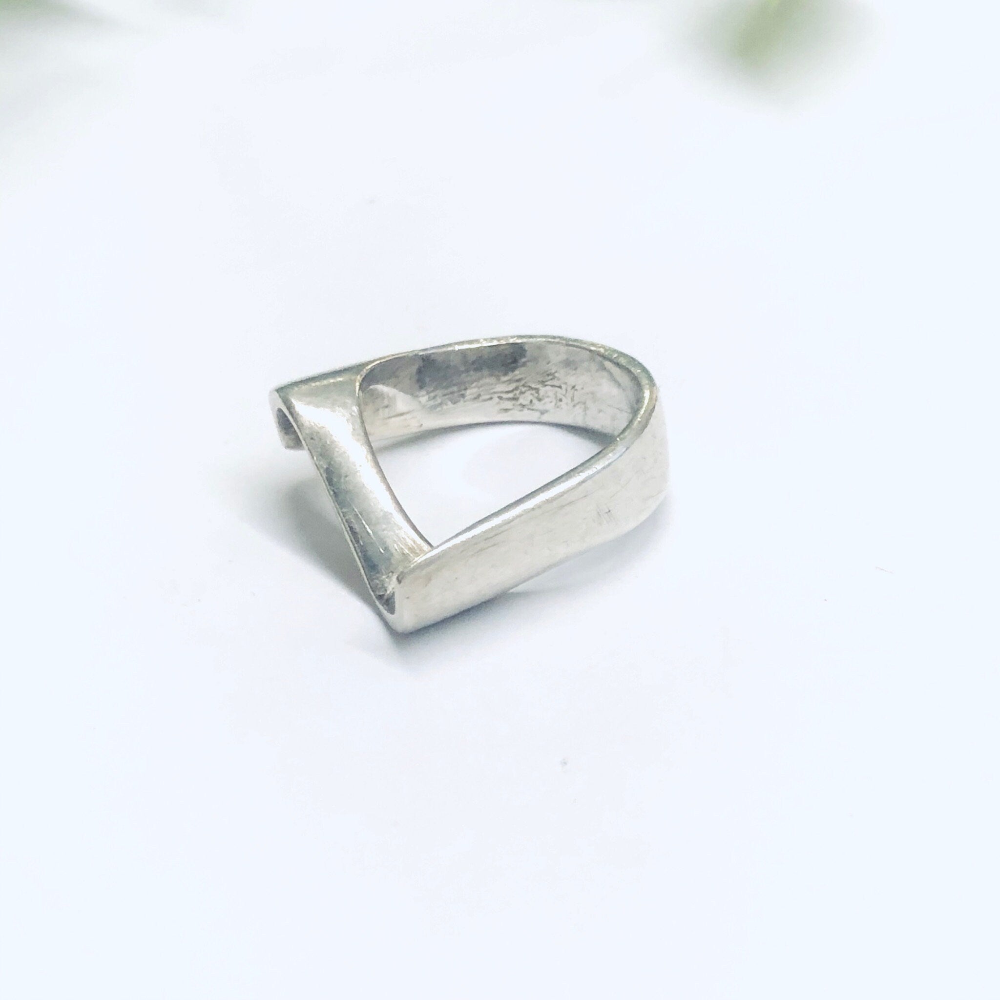 Vintage Silver Swirl Ring, Swirl Design Jewelry, Minimalist Style Jewelry, Abstract Design Ring, US Size 8 Ring