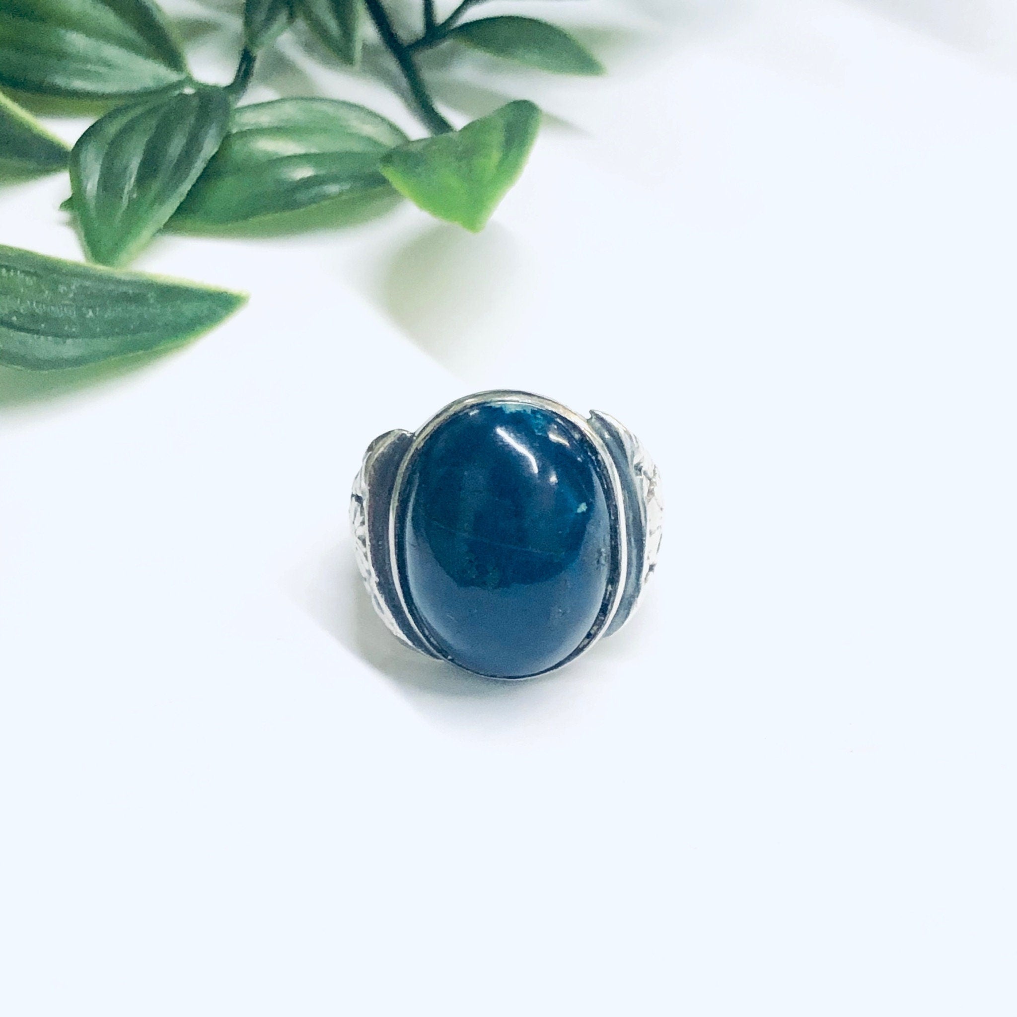 Vintage Silver Ring with Lapis Stone and Floral Band, Flower Jewelry, Dark Blue Ring, Blue Lapis Ring, Floral Design Ring
